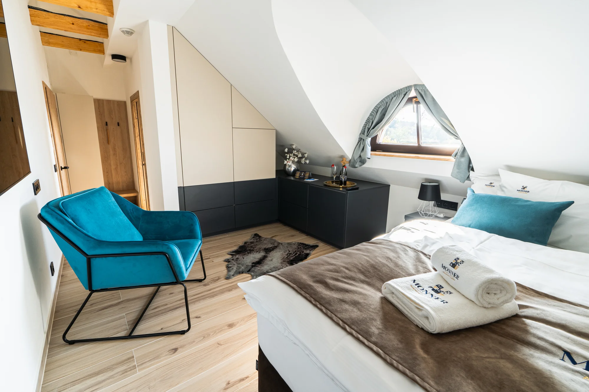Designové ubytování v Mikulově: krásný penzion se snídaní a vlastní kavárnou