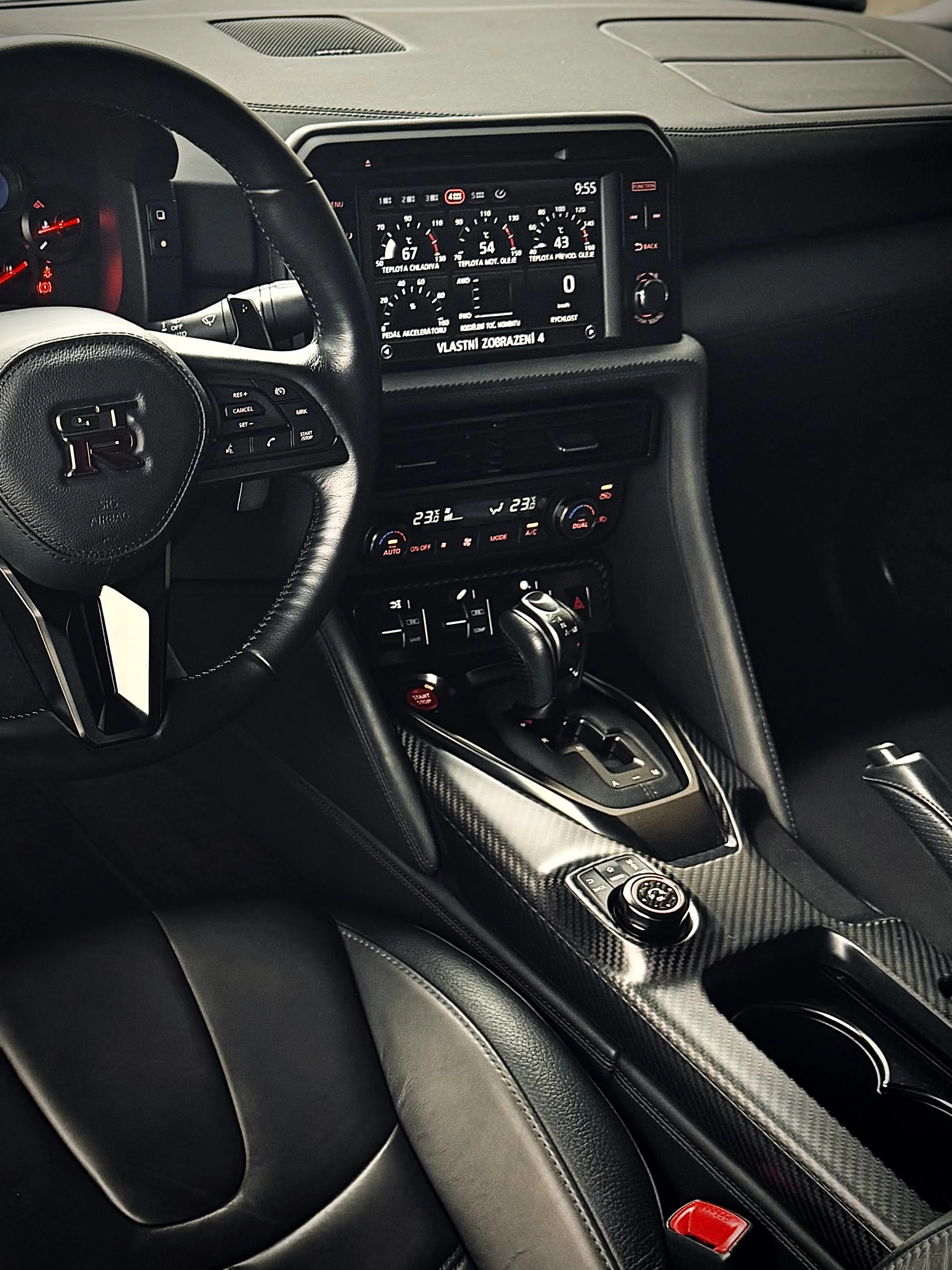 30 nebo 60 minut řidičem japonské ikony Nissan GT-R bez instruktora