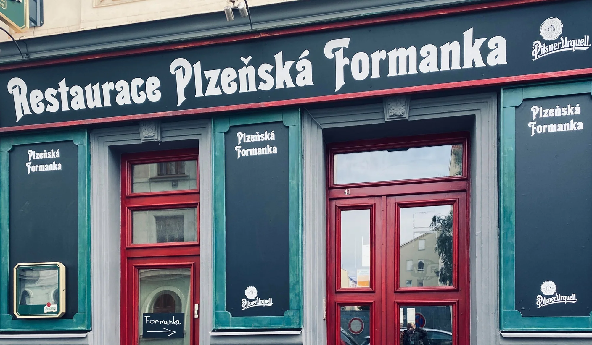 Míchaný hovězí tatarák z hovězího roštěnce a topinky: 300 nebo 450 g
