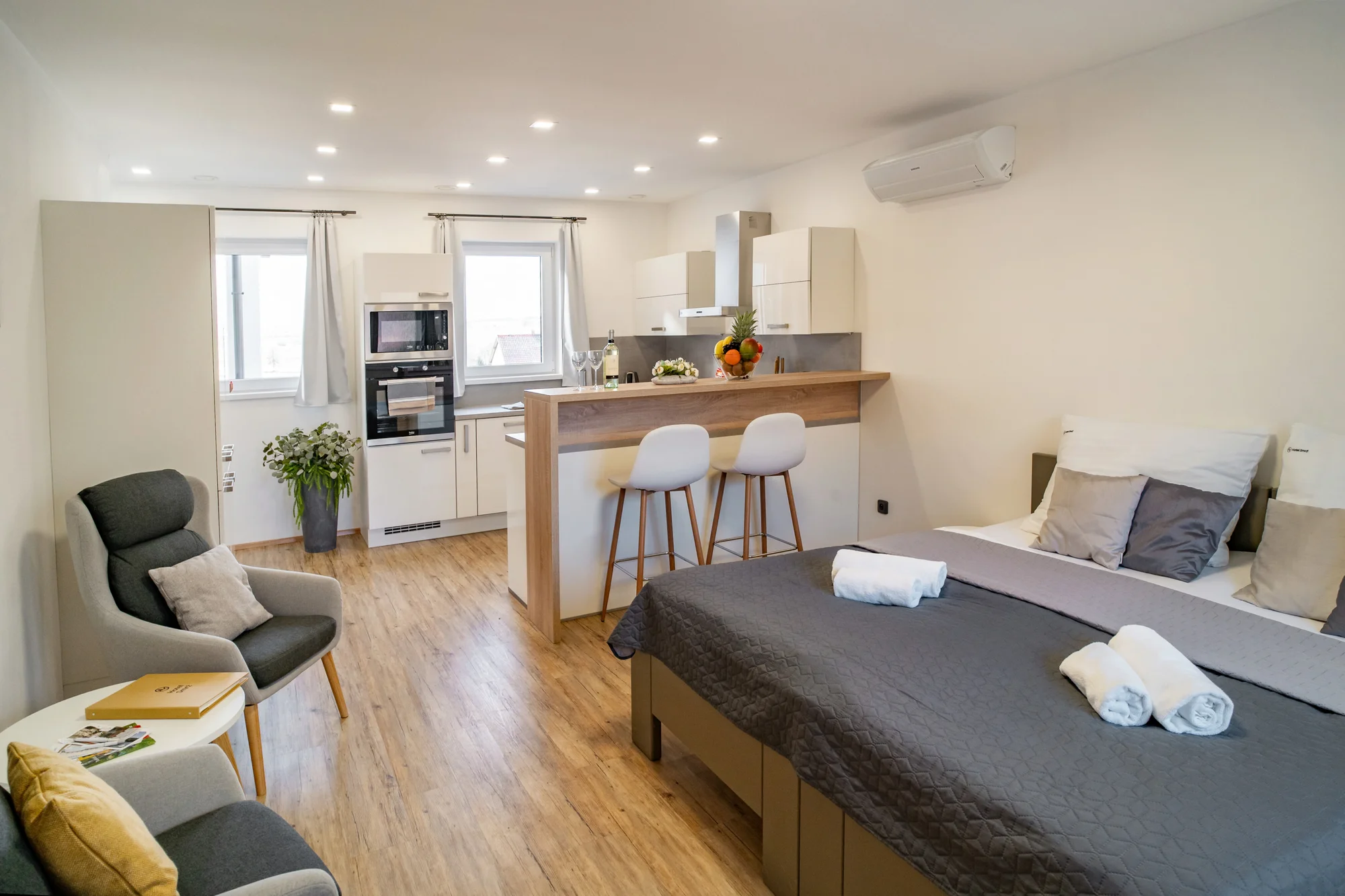 Dovolená na jihu Čech: hotel se snídaněmi, bazénem i privátním wellness