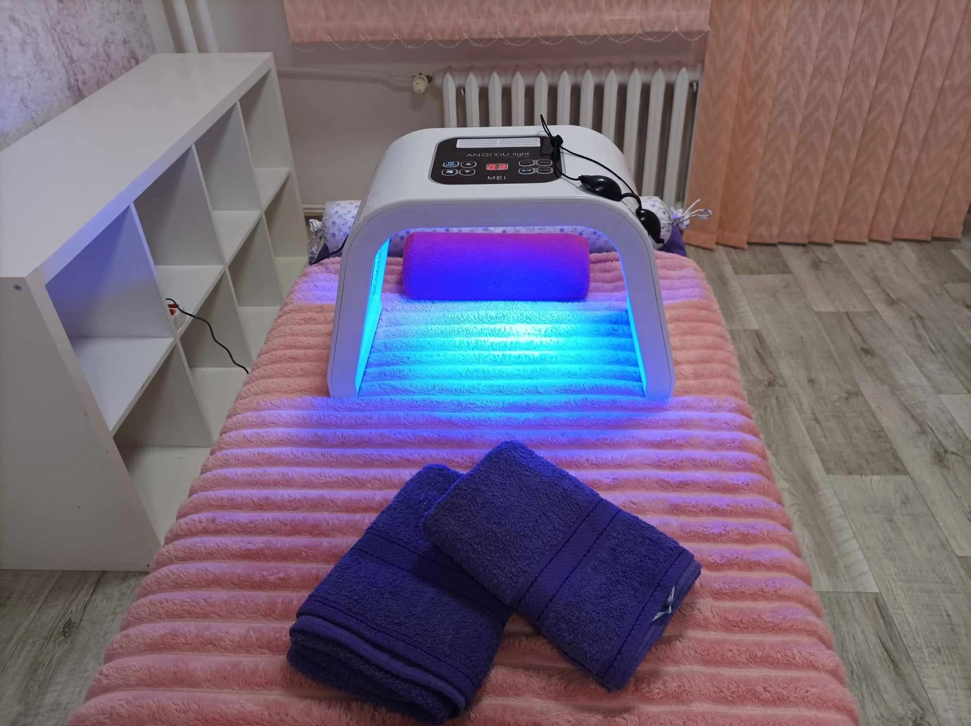 Hloubkové čištění pleti vč. masáže, diamantová dermabraze i světelná terapie proti vráskám i akné