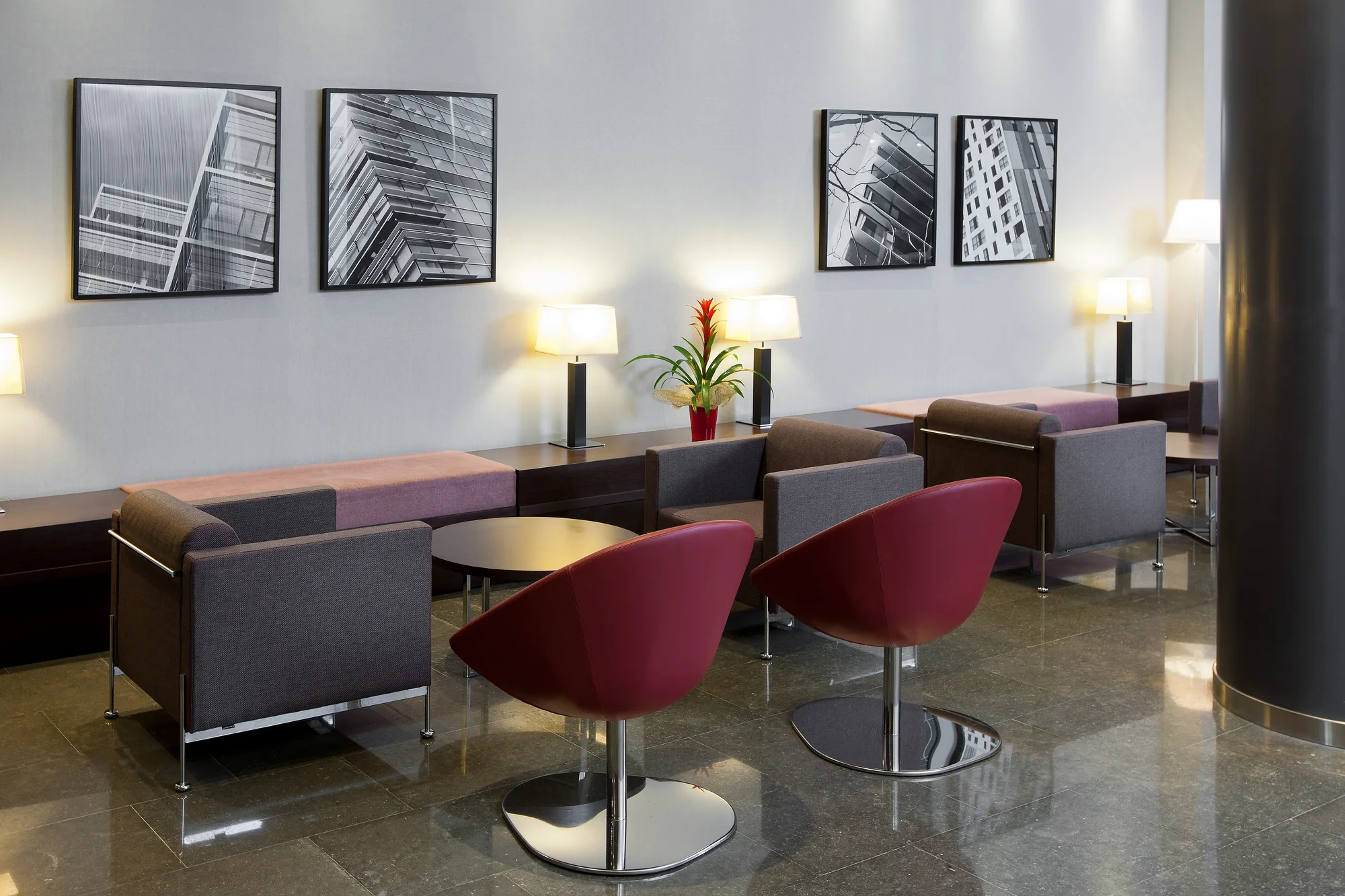 Moderní hotel v Barceloně: jen 15 minut od pláže, skvělá dostupnost do centra, snídaně v ceně