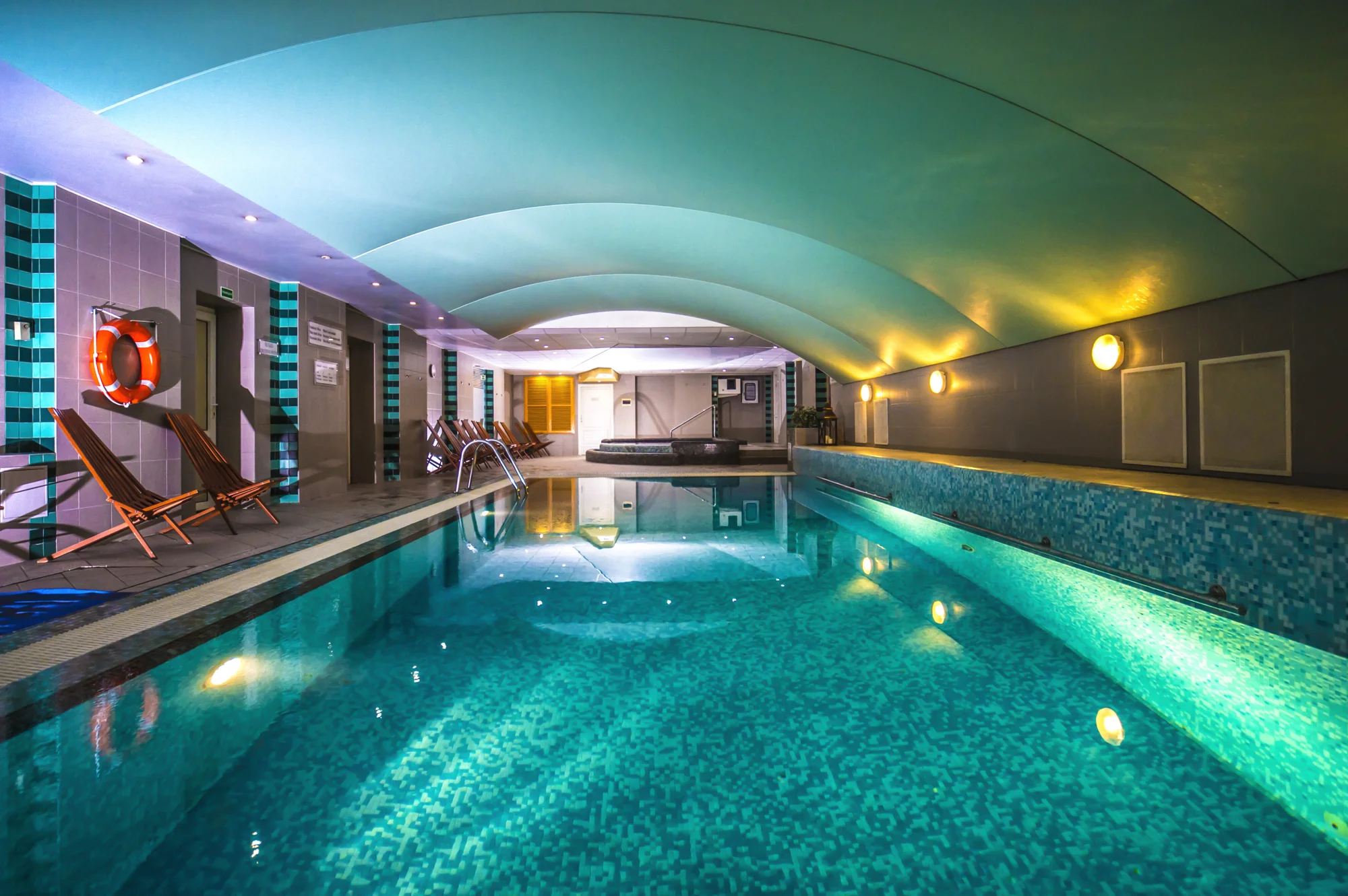 Luxusní pobyt na zámku: neomezený wellness, snídaně i polopenze, kousek od Miškovce, 2 děti zdarma
