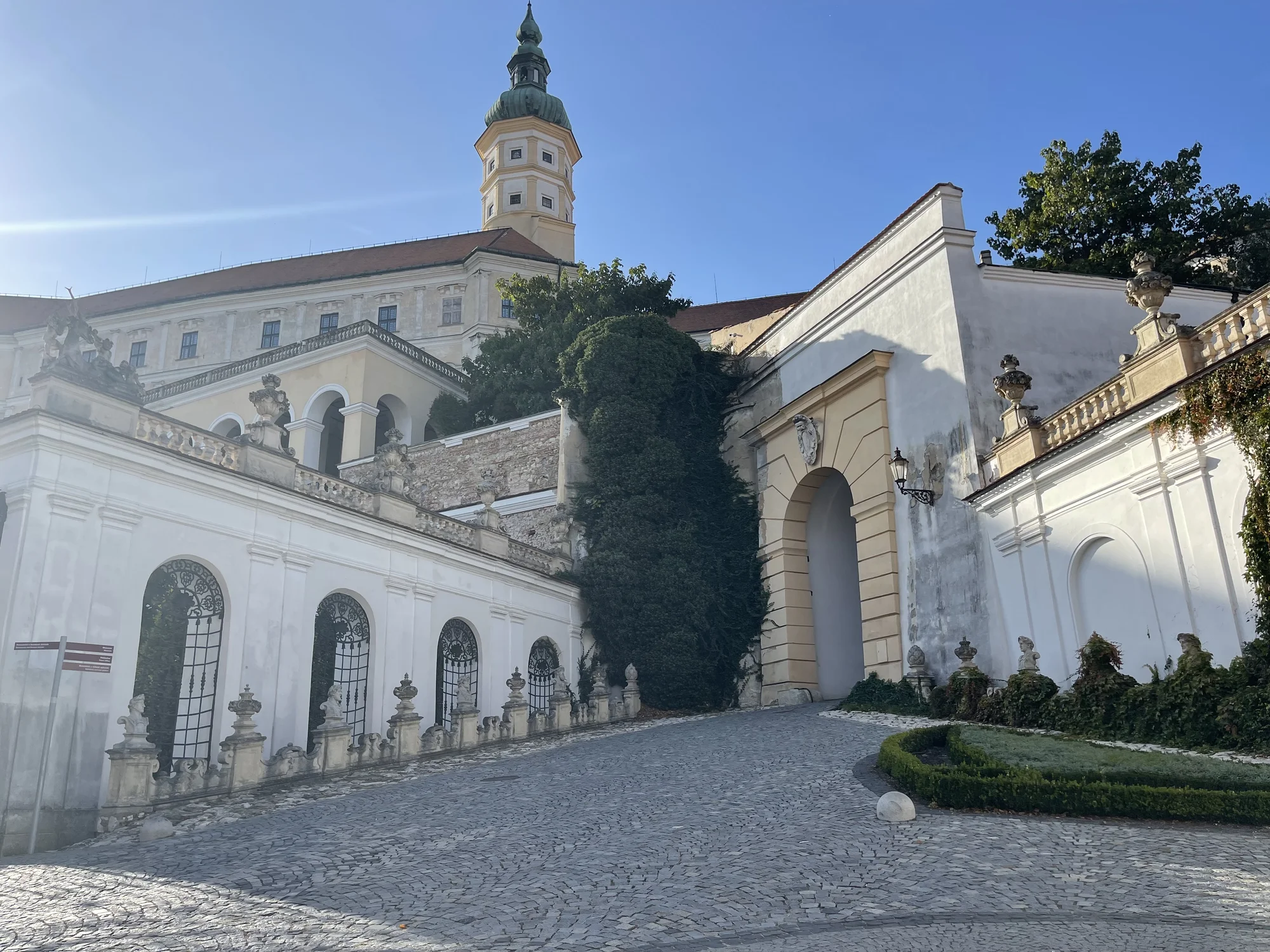 Pobyt v srdci Mikulova v Boutique hotelu Templ: snídaně, degustační menu s vinným párováním i noc zdarma