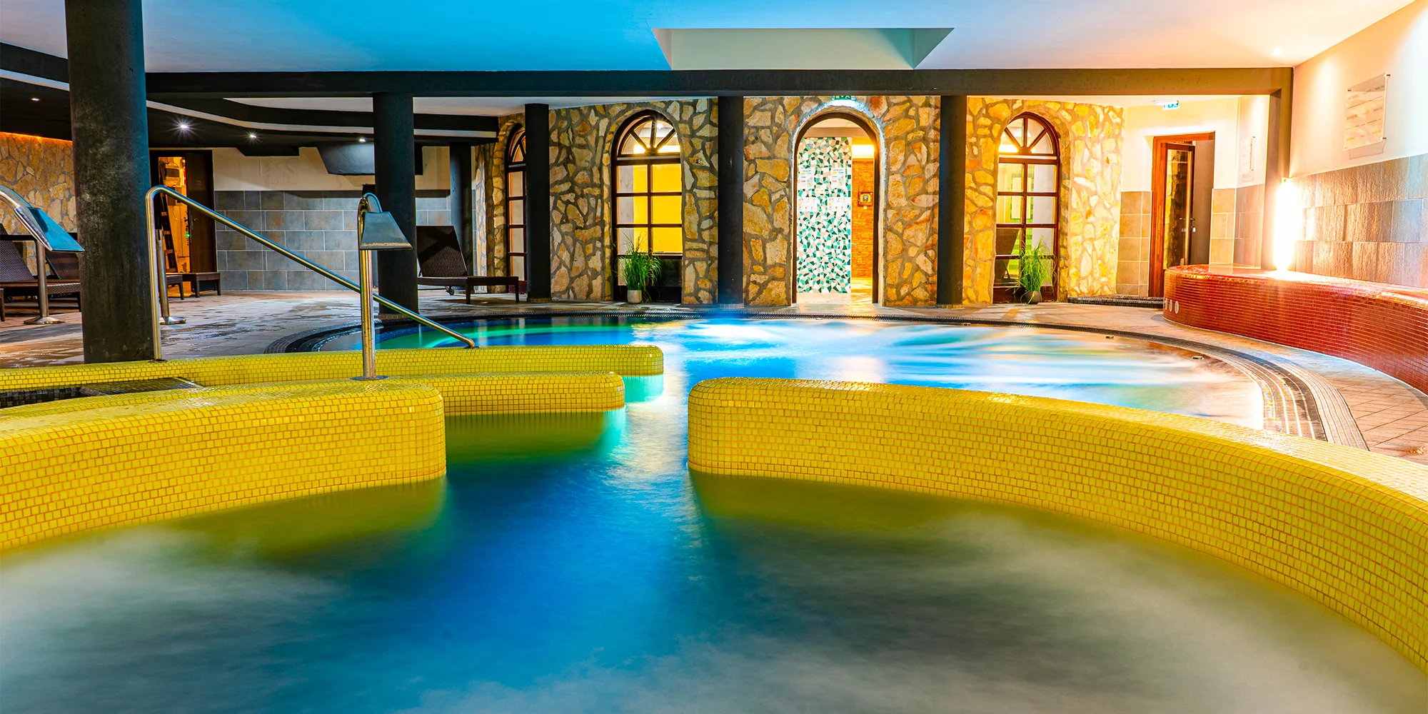 Luxusní pobyt na zámku: neomezený wellness, snídaně i polopenze, kousek od Miškovce, 2 děti zdarma