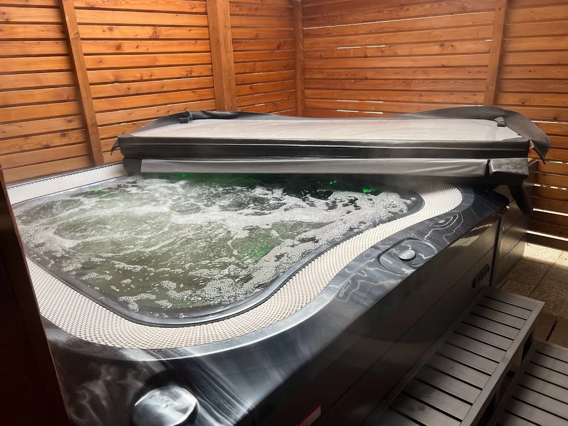 Jižní Morava plná výletů a relaxace: penzion s vyhlášenou kuchyní a privátním wellness včetně bazénu