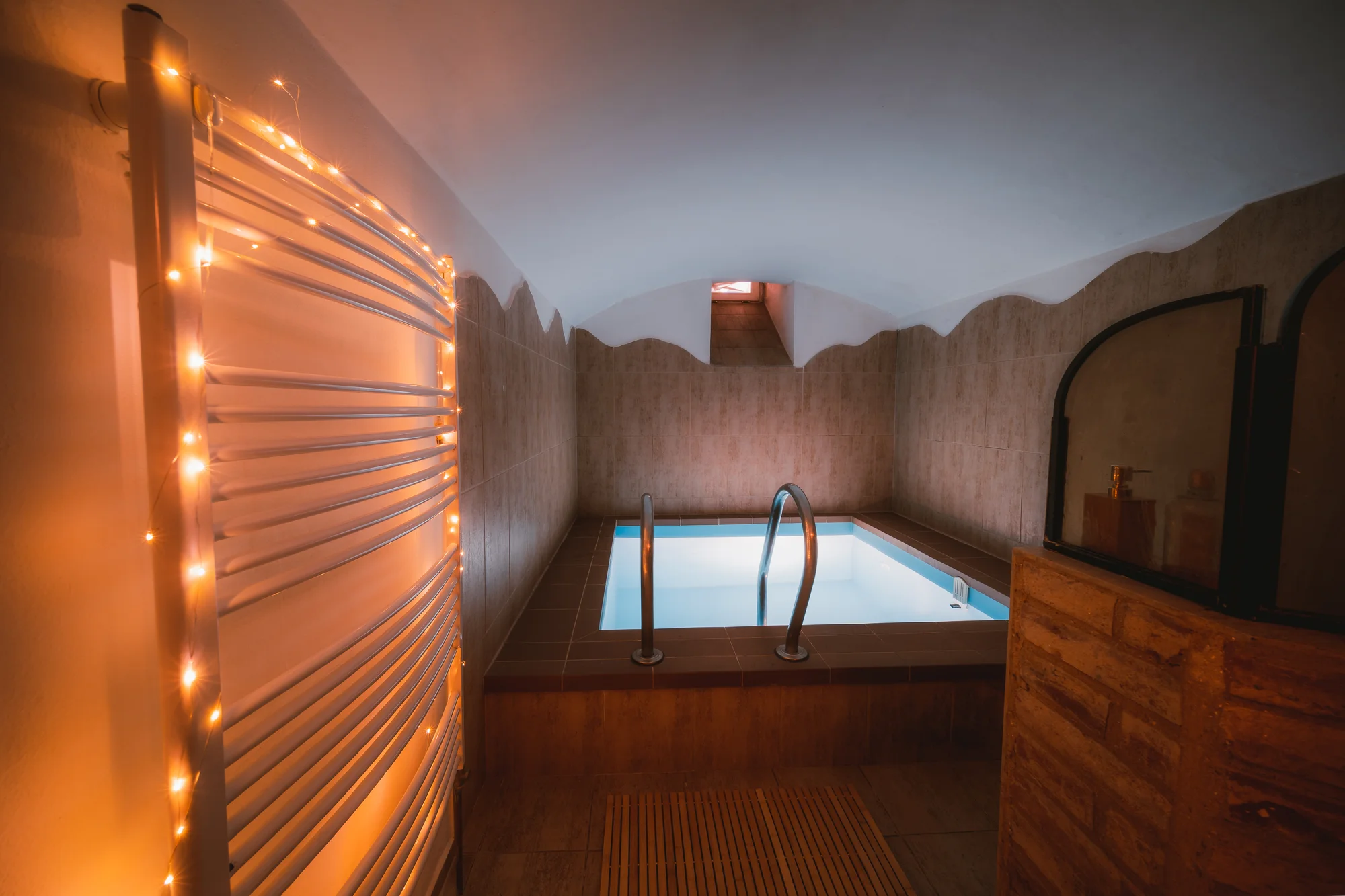 Privátní wellness: 90, 120 nebo 180min. vířivky, sauny a relaxační místnosti pro 2 osoby