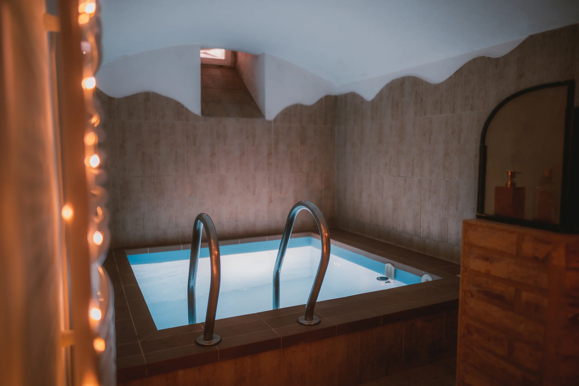 Privátní wellness: 90, 120 nebo 180min. vířivky, sauny a relaxační místnosti pro 2 osoby