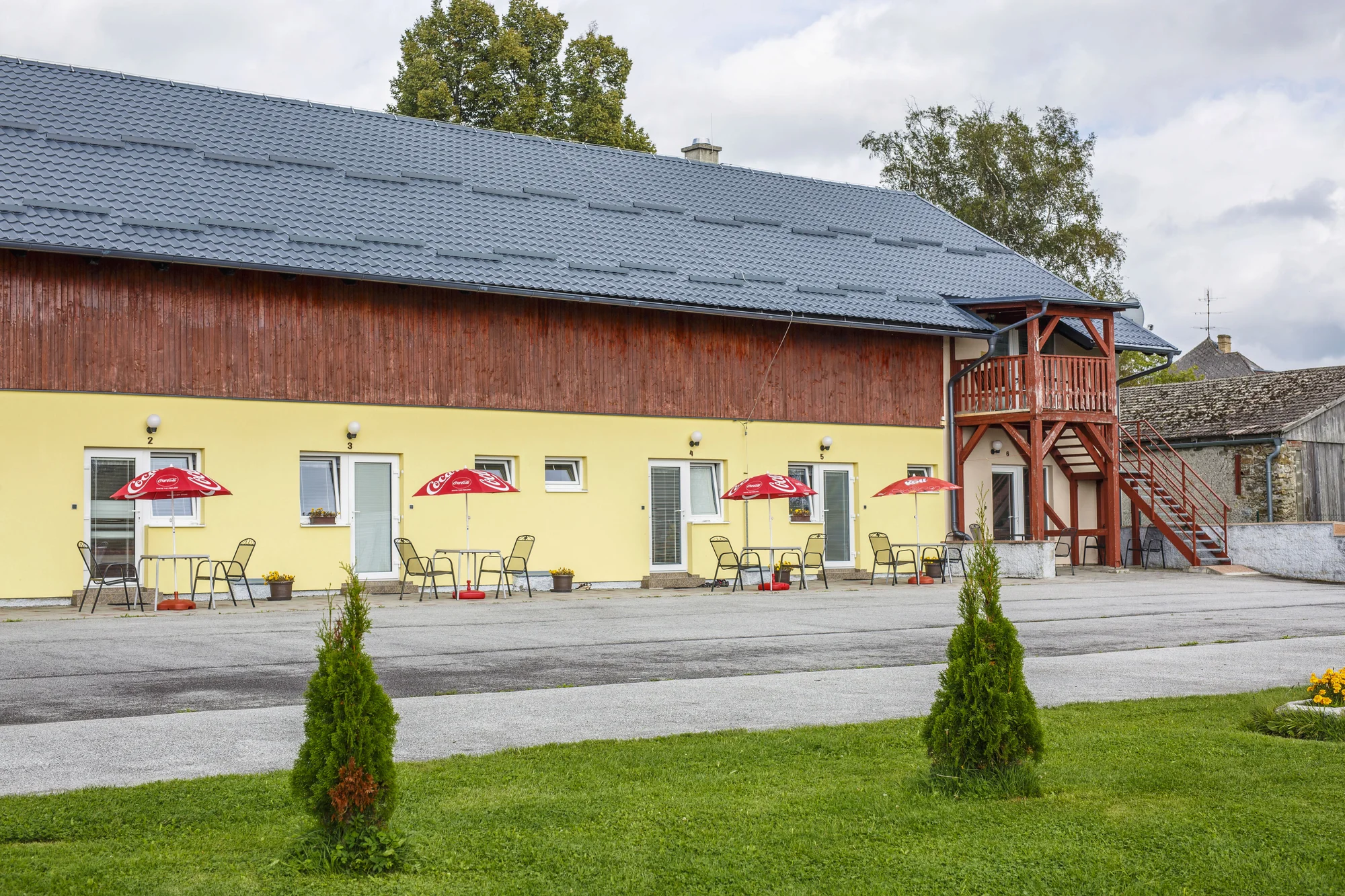 Dovolená na břehu Lipna: možnost snídaní, výlety, sport, v zimě běžky i sjezdovky