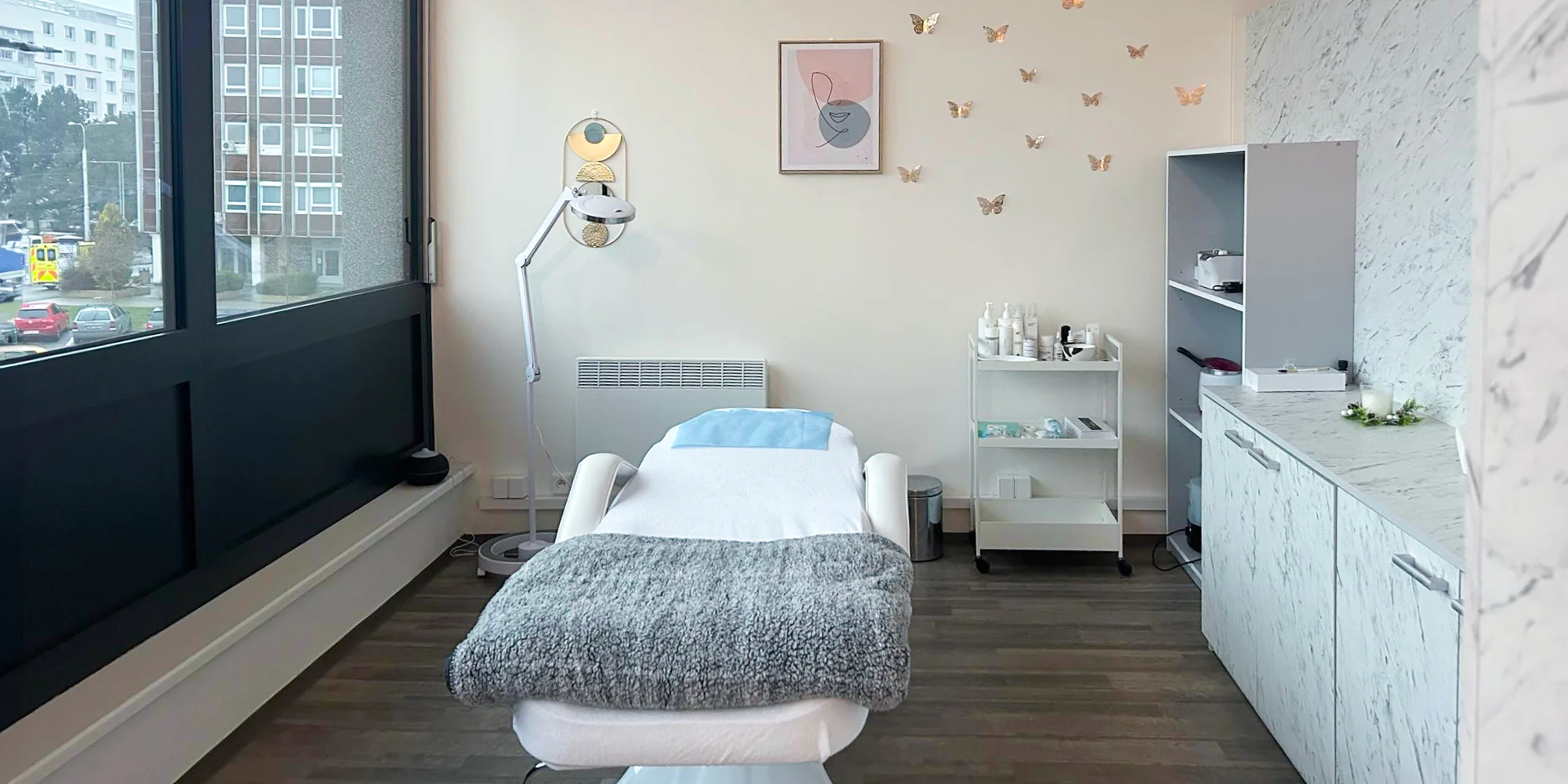 Zvýražněné obočí i řasy: brow lift či lash lifting nebo rovnou obojí