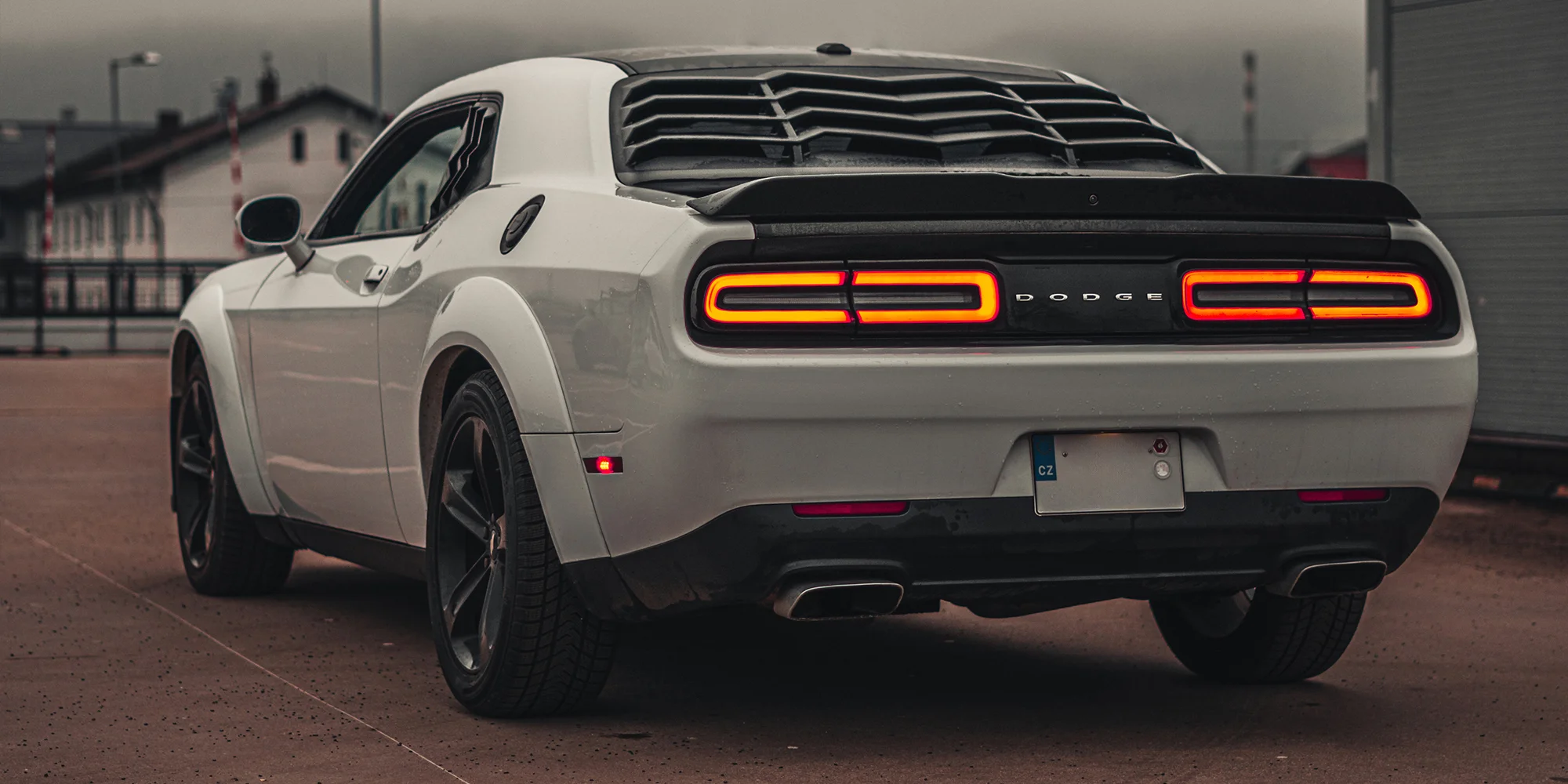 Jízda v super káře dle výběru: Challenger, Camaro nebo Mustang na15 - 50 min.