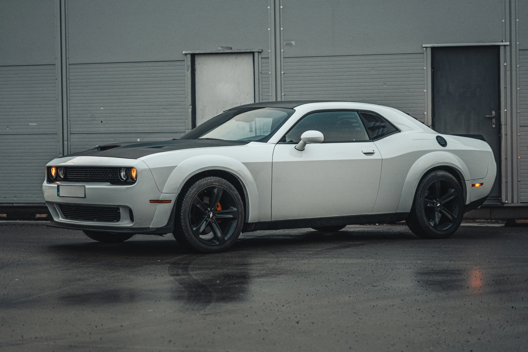Jízda v super káře dle výběru: Challenger, Camaro nebo Mustang na15 - 50 min.