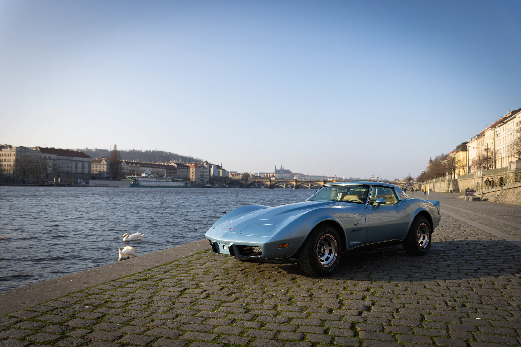 Jízda ve veteránské klasice Chevrolet Corvette V8 1979: na výběr 20, 40 či 50 minut řízení nebo spolujízdy