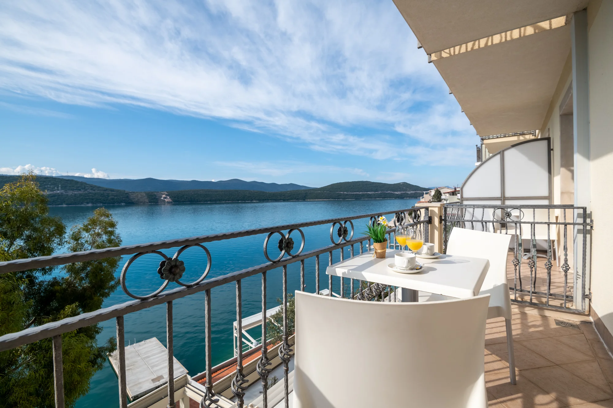 Objevte krásy Bosny a Hercegoviny: dovolená s polopenzí ve 4* hotelu s vlastní pláží i střešním bazénem