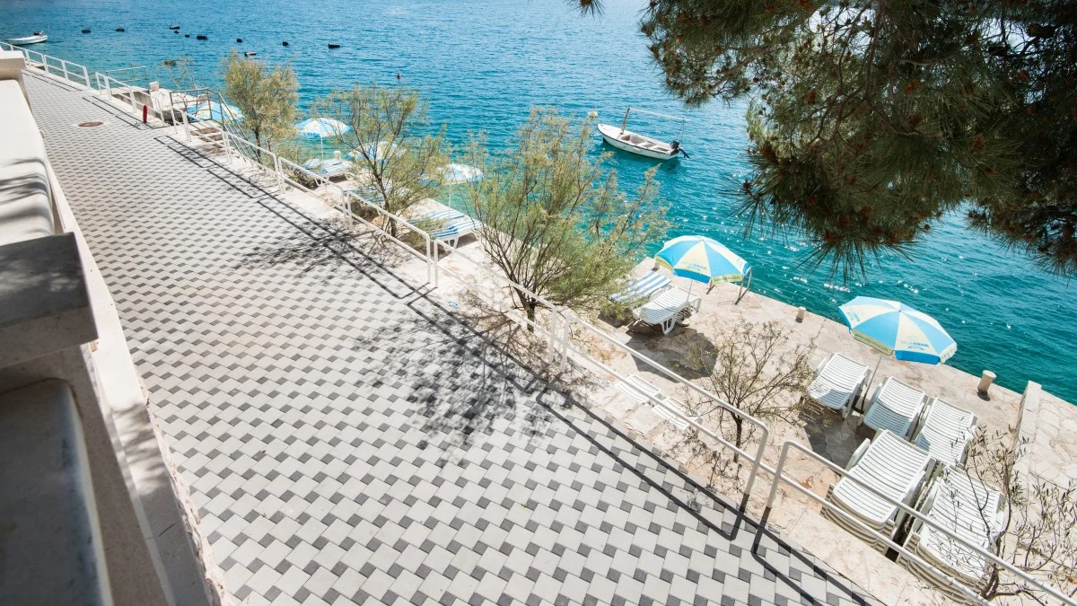 Objevte krásy Bosny a Hercegoviny: dovolená s polopenzí ve 4* hotelu s vlastní pláží i střešním bazénem