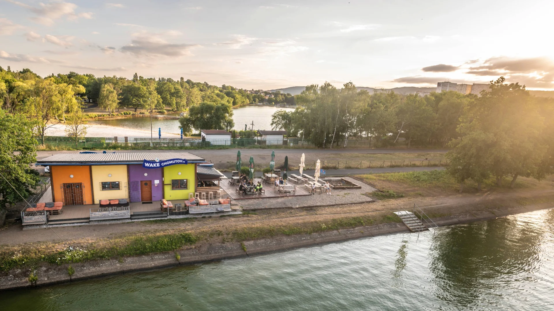 Jízda po vodní hladině: wakeboarding na 1 hodinu i vč. vybavení a instruktora, 1 nebo až 4 osoby