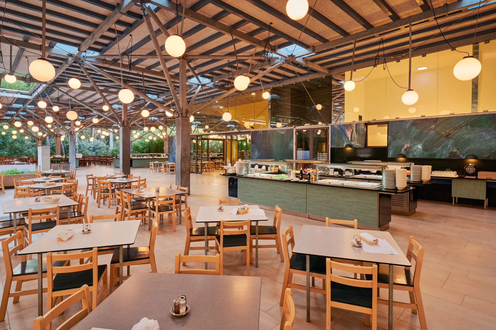 Super plážový resort v Pakoštane: ubytování v bungalovu, plná penze a spousta atrakcí zdarma