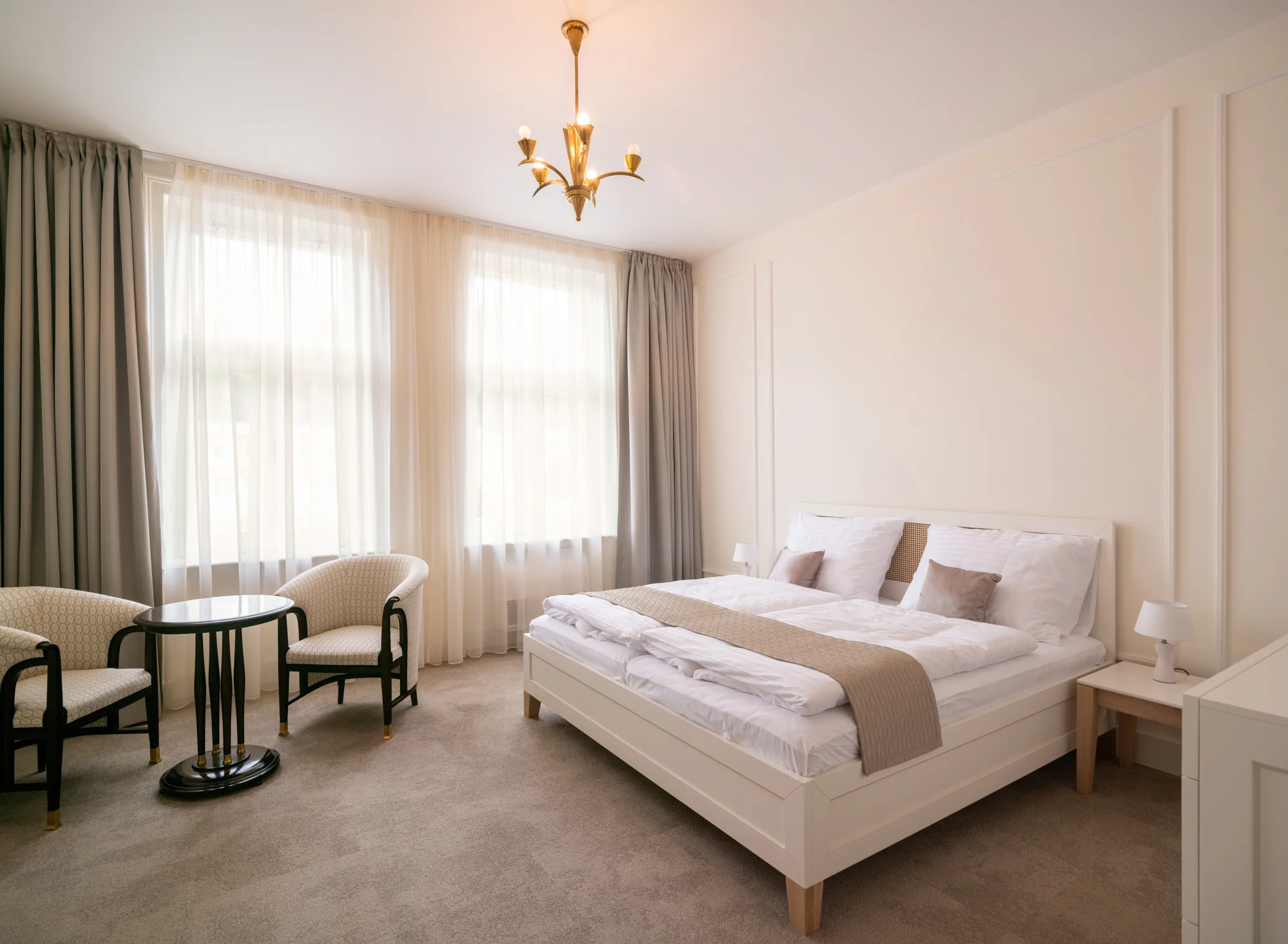 Luxusní 4* pobyt v secesní továrníkově vile: jídlo, možnost wellness i procedur v Rožnovských pivních lázních