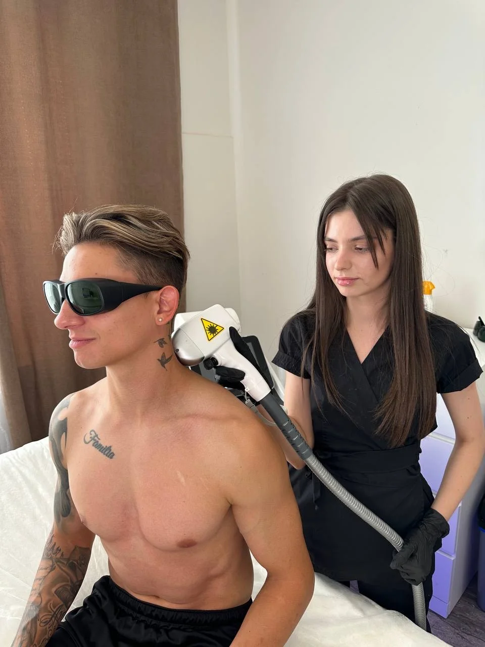 Pánská epilace v Praze, Brně či Teplicích: podpaží, hrudník, břicho či celá záda