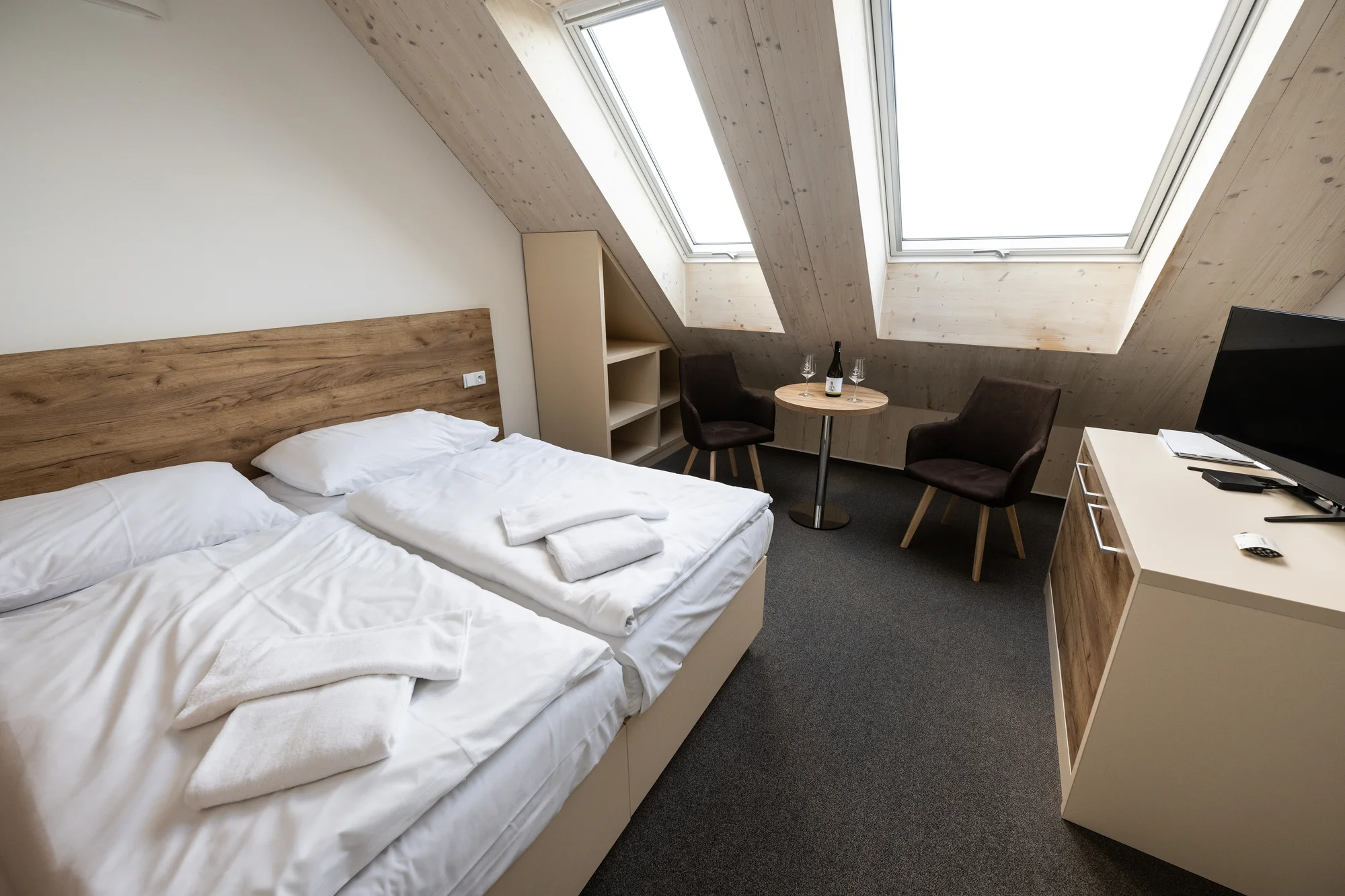 Pobyt na Monínci: hotel s vnitřním bazénem, vířivkou a snídaní
