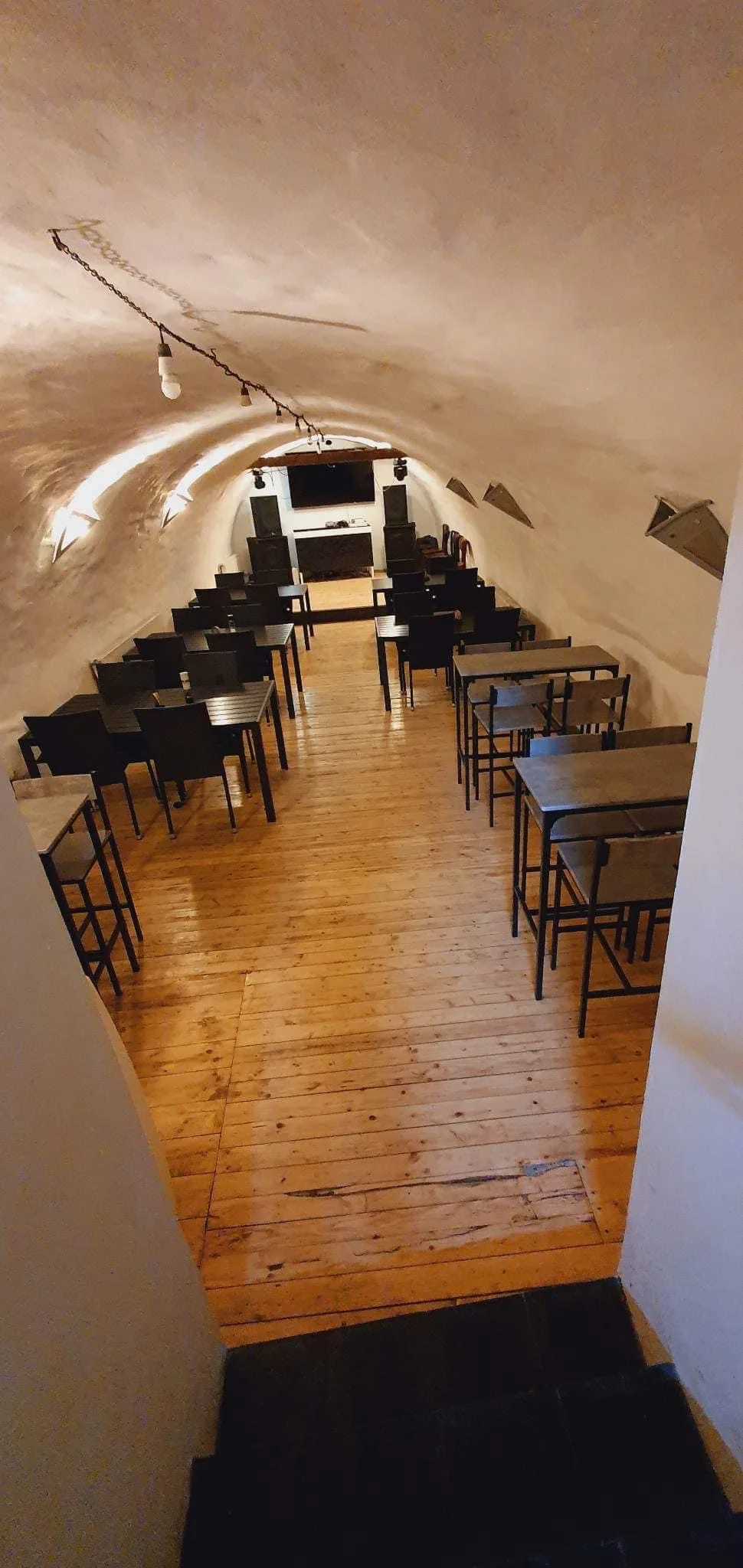 Žebírka, křidýlka nebo quesadilla v centru Roudnice nad Labem