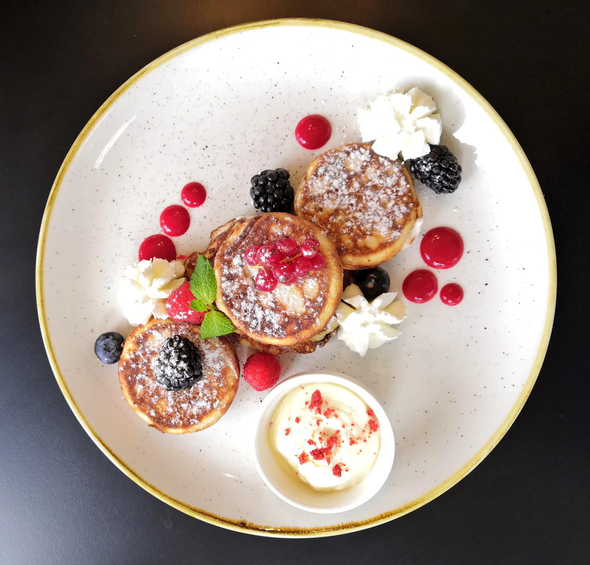 Luxusní 4* pobyt v secesní továrníkově vile: jídlo, možnost wellness i procedur v Rožnovských pivních lázních