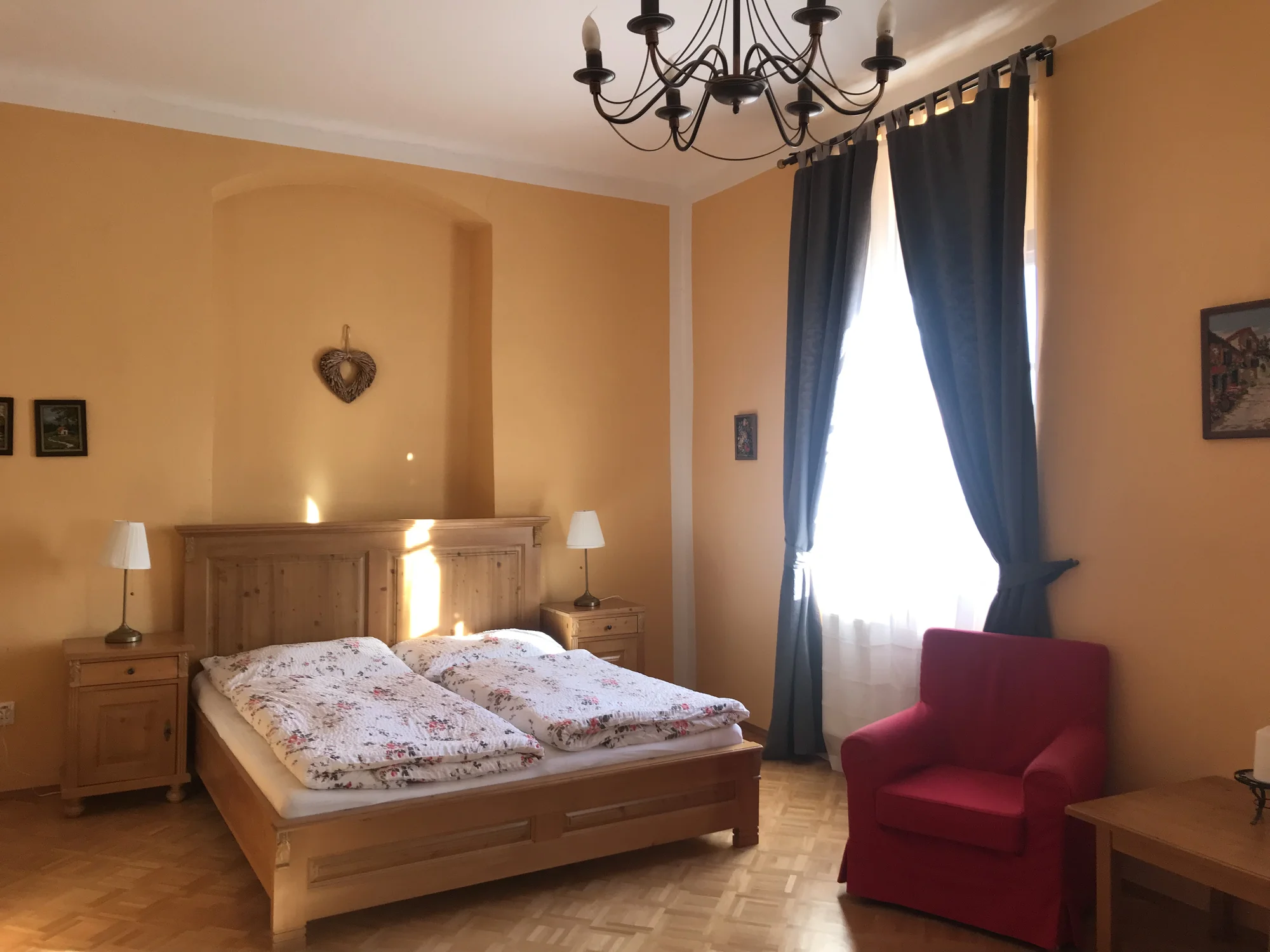 Romantika na zámku: snídaně, bazén se slanou vodou, možnost privátního wellness či apartmá s vířivkou
