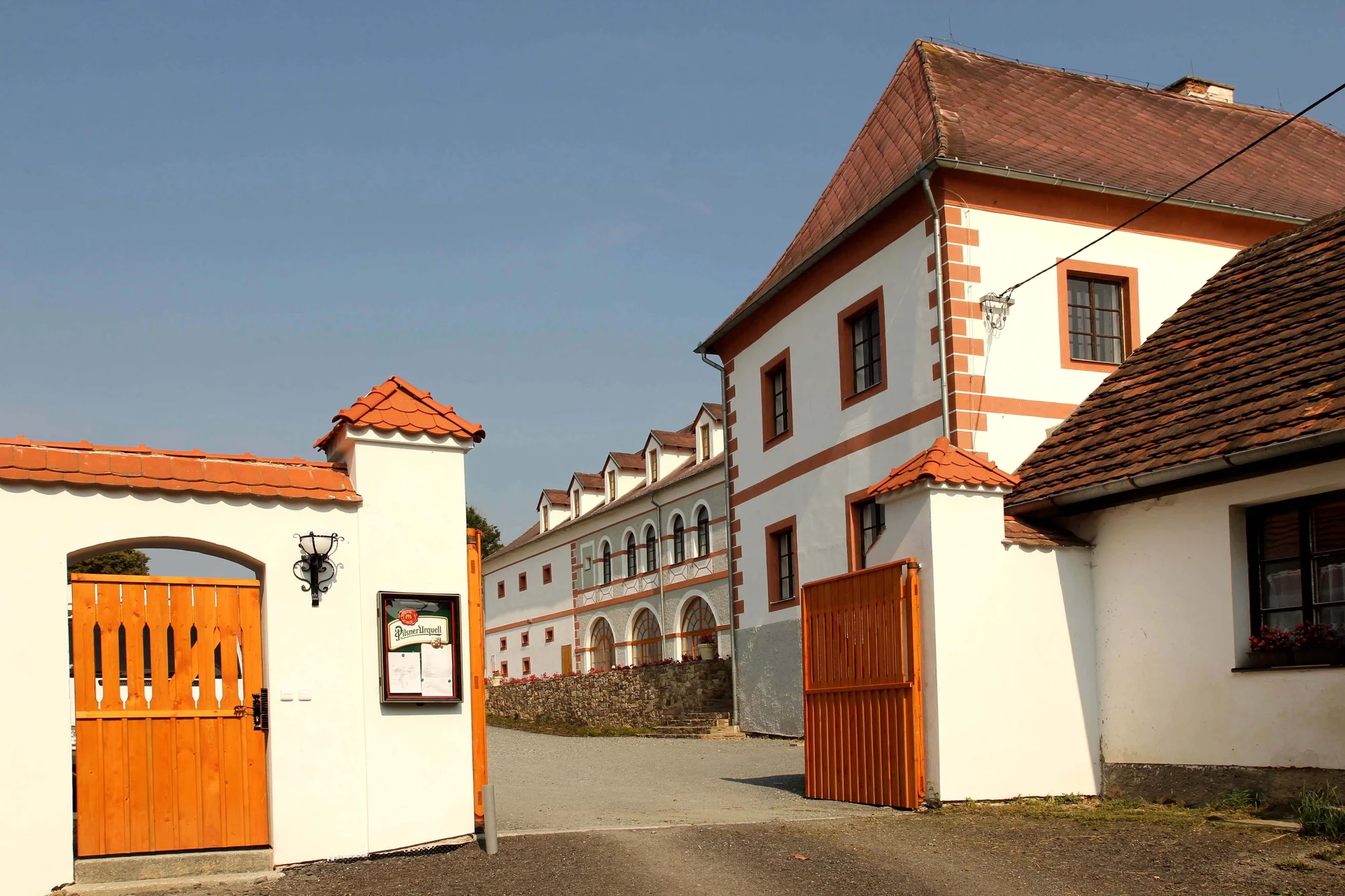 Romantika na zámku: snídaně, bazén se slanou vodou, možnost privátního wellness či apartmá s vířivkou