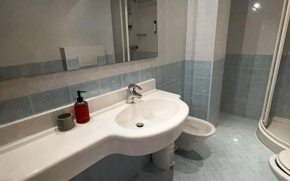 Lago di Garda: 4* hotel s bazénem a panoramatickou terasou hned u jezera, polopenze v ceně