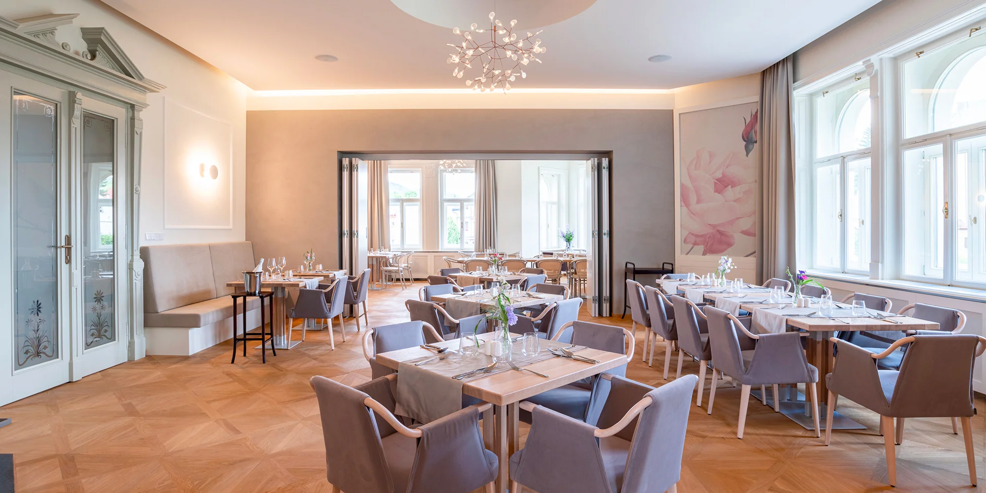 Luxusní 4* pobyt v secesní továrníkově vile: jídlo, možnost wellness i procedur v Rožnovských pivních lázních