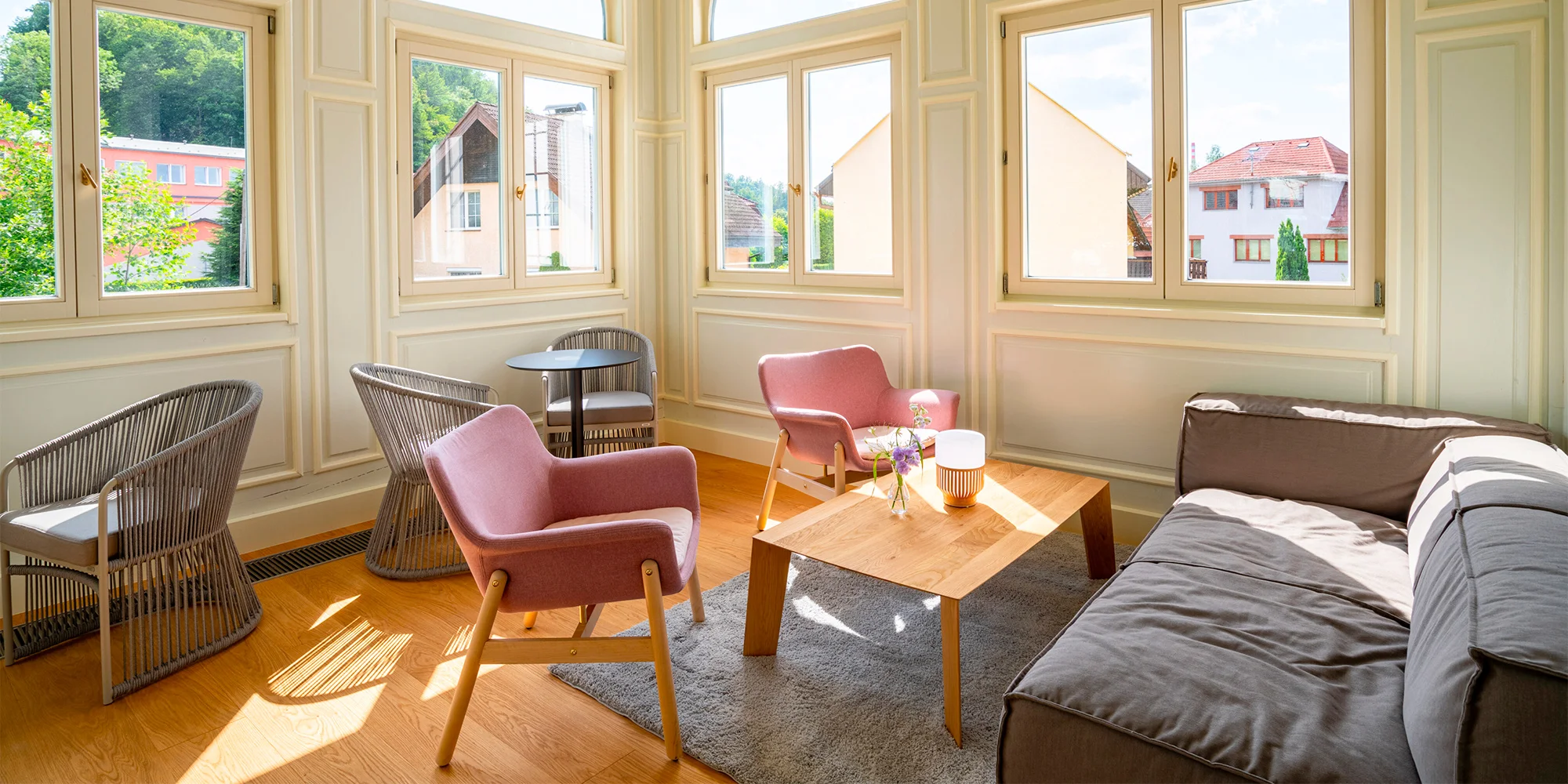 Luxusní 4* pobyt v secesní továrníkově vile: jídlo, možnost wellness i procedur v Rožnovských pivních lázních