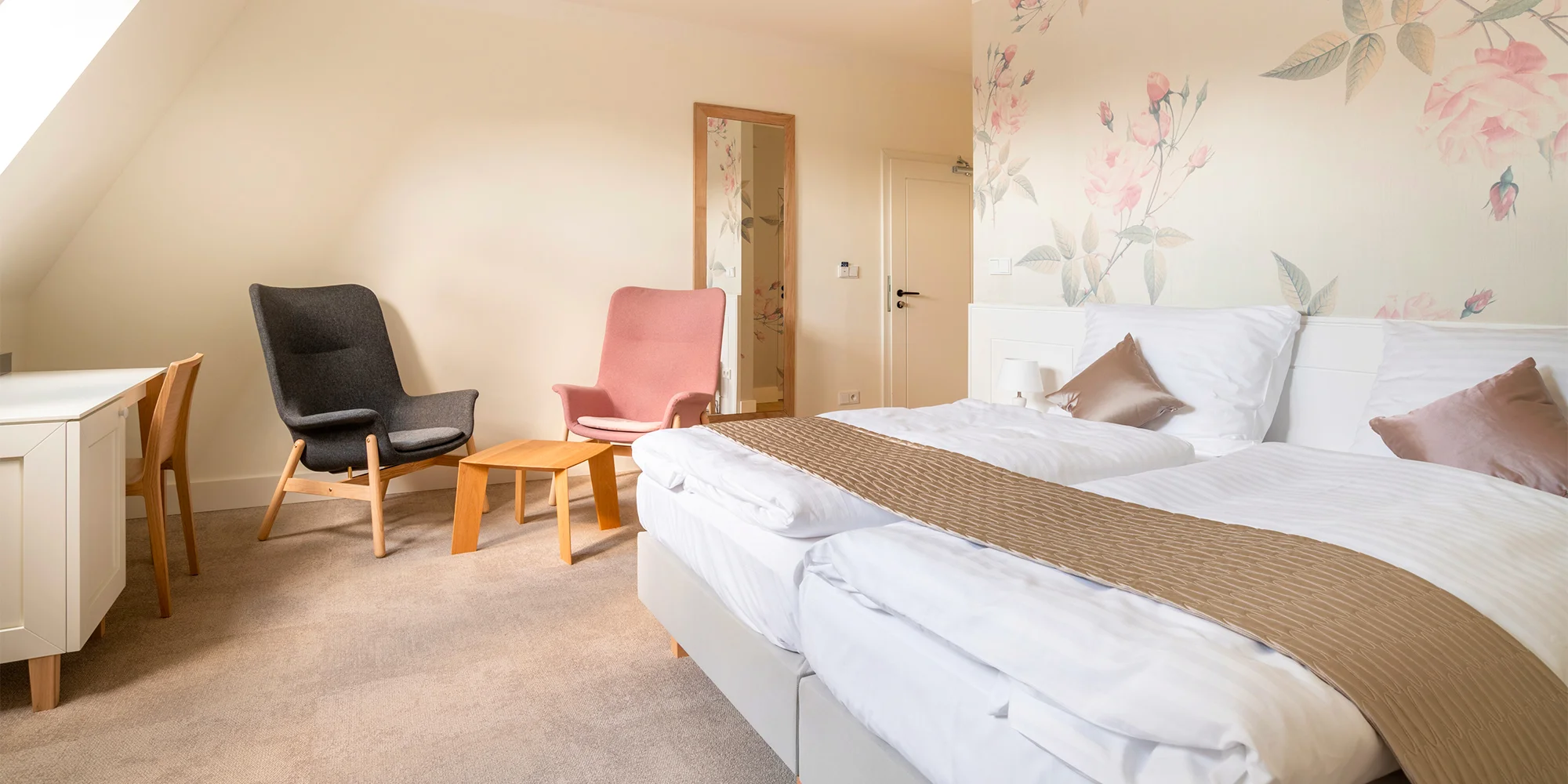 Luxusní 4* pobyt v secesní továrníkově vile: jídlo, možnost wellness i procedur v Rožnovských pivních lázních