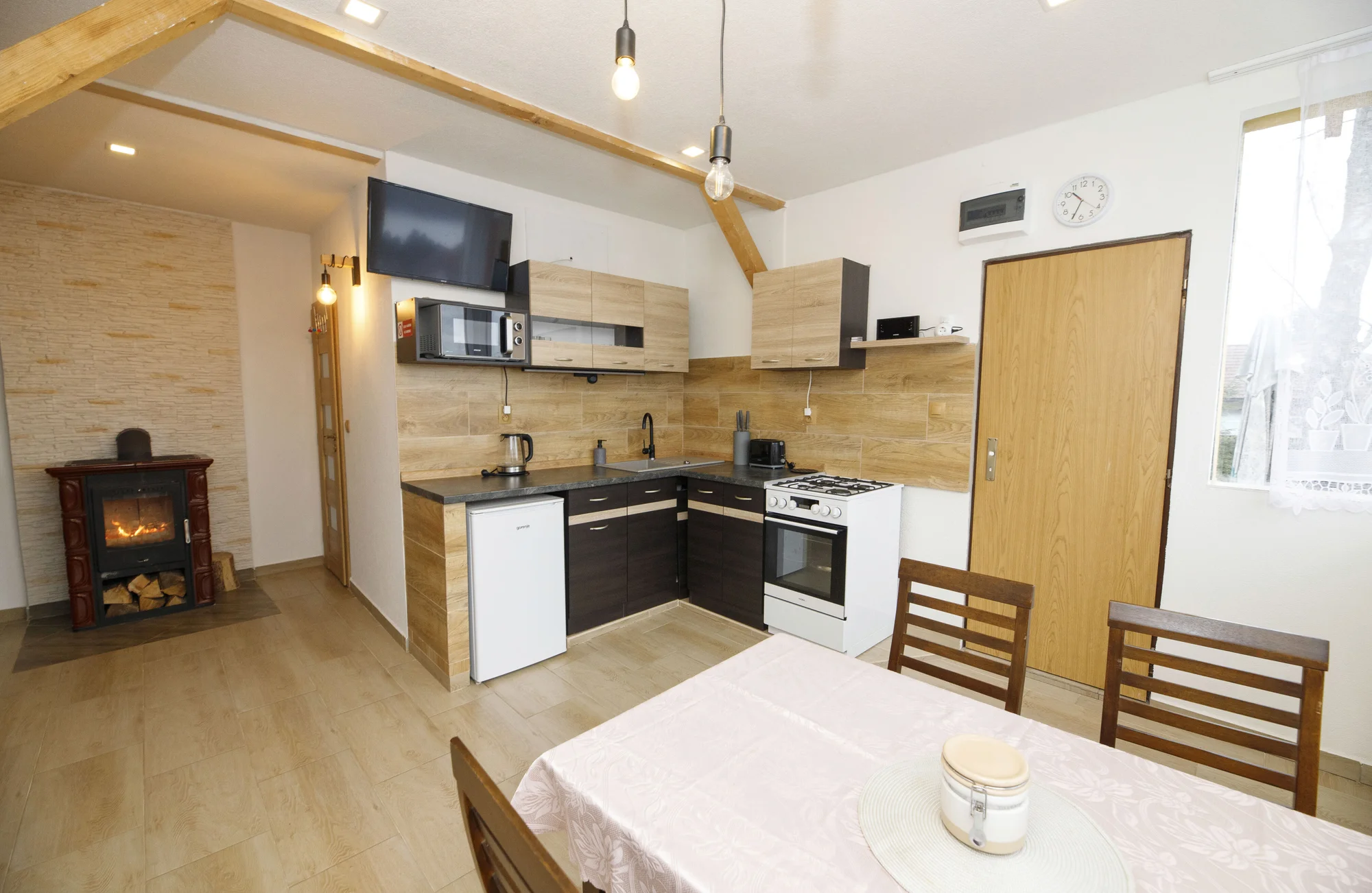 Až 8 dní pohody přímo u Lipna: vybavený apartmán s kuchyňkou a půjčením kol
