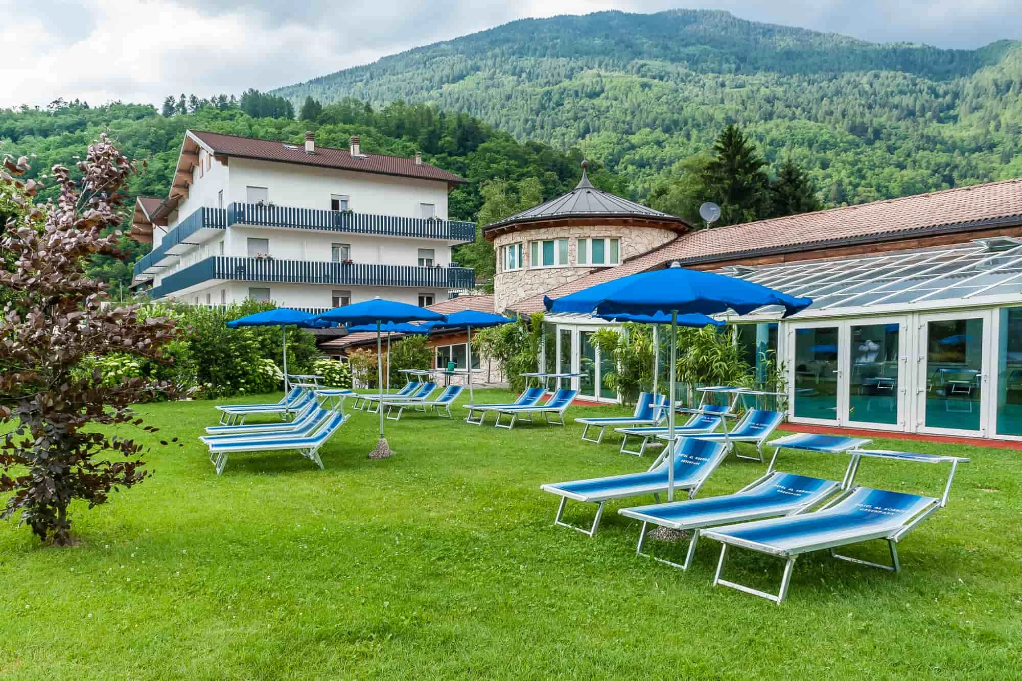 Wellness pobyt s plnou penzí v italských Alpách: hotel s bio zahradou, bazénem a spa u Terme di Levico
