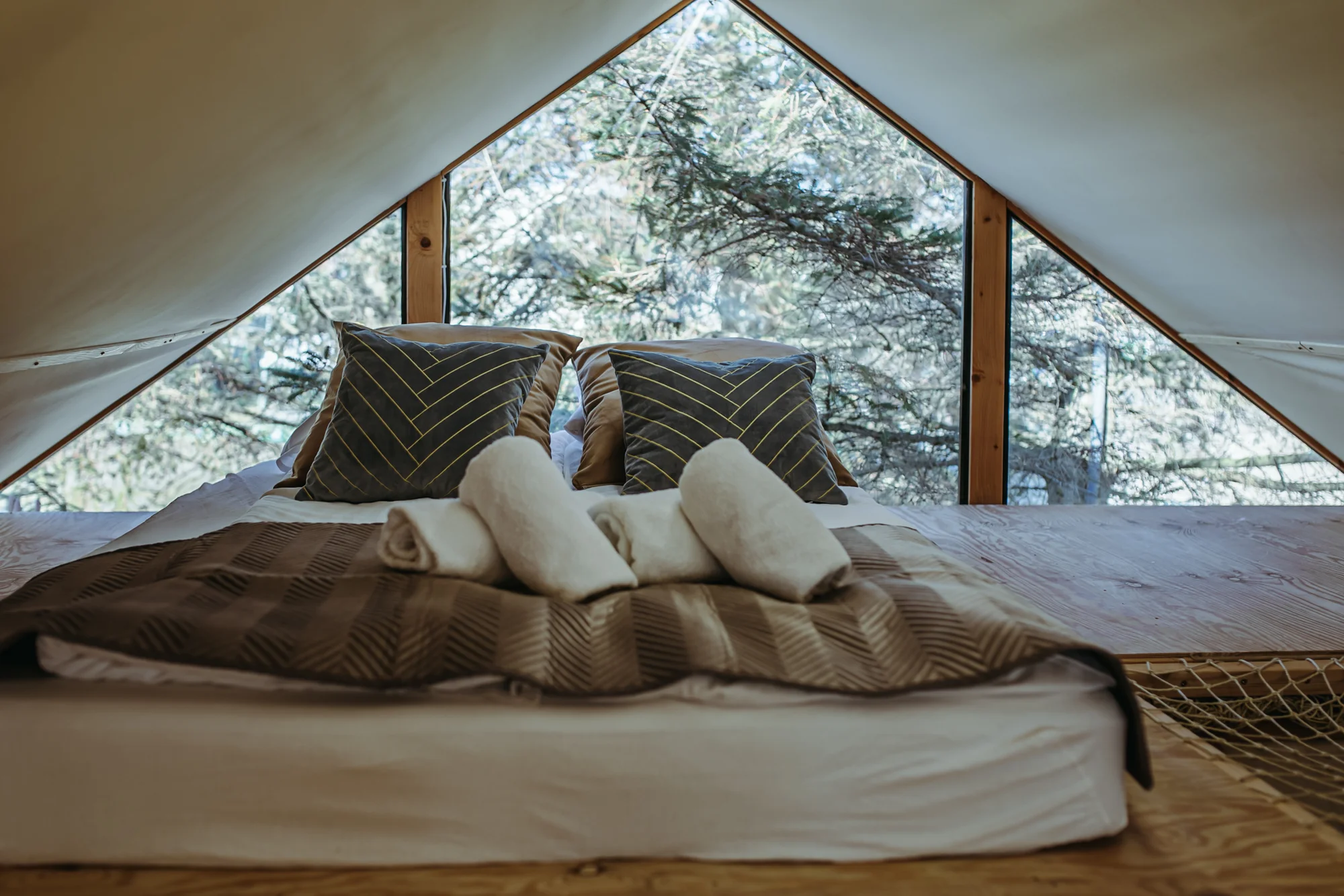 Glamping u jezera Jamno a u Baltu: snídaně, spousta aktivit i domky s vlastním wellness