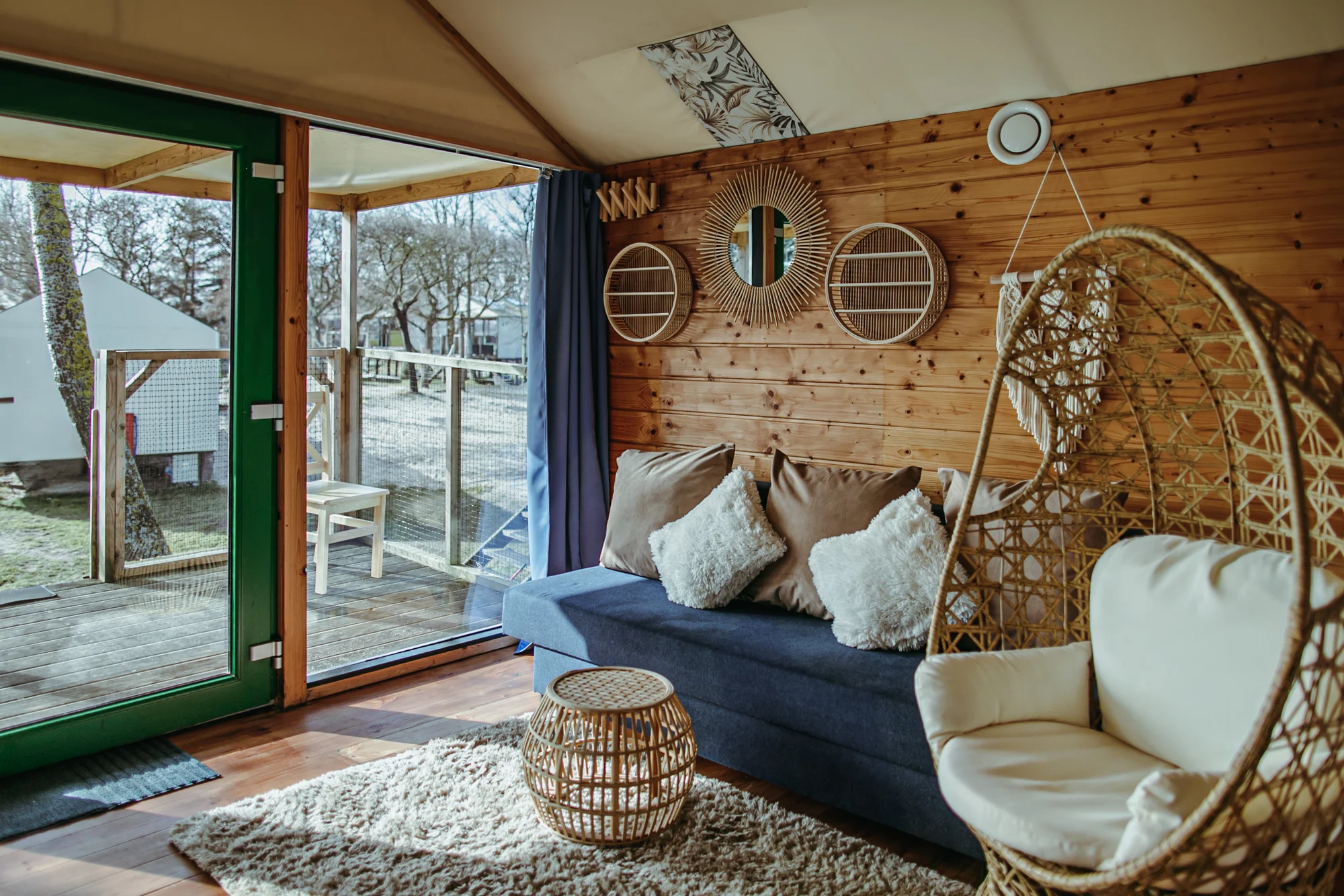 Glamping u jezera Jamno a u Baltu: snídaně, spousta aktivit i domky s vlastním wellness
