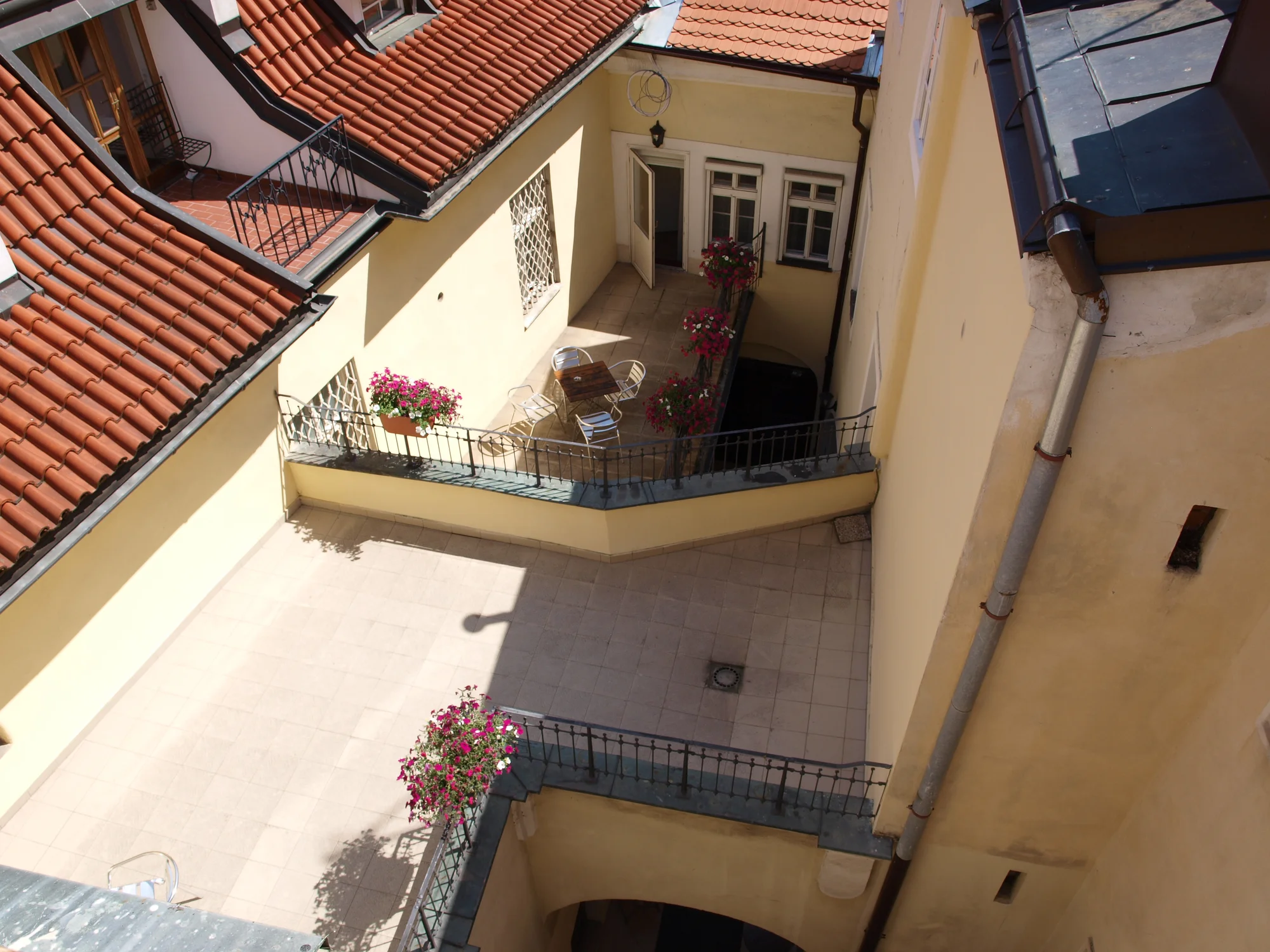 Pobyt na Starém Městě: příjemný hotel, možnost snídaní, procházky