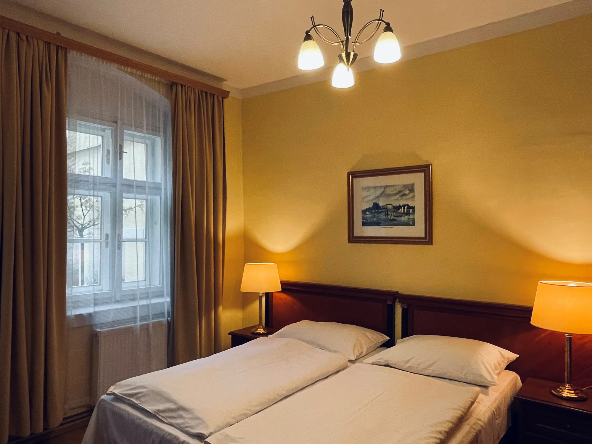 Pobyt na Starém Městě: příjemný hotel, možnost snídaní, procházky