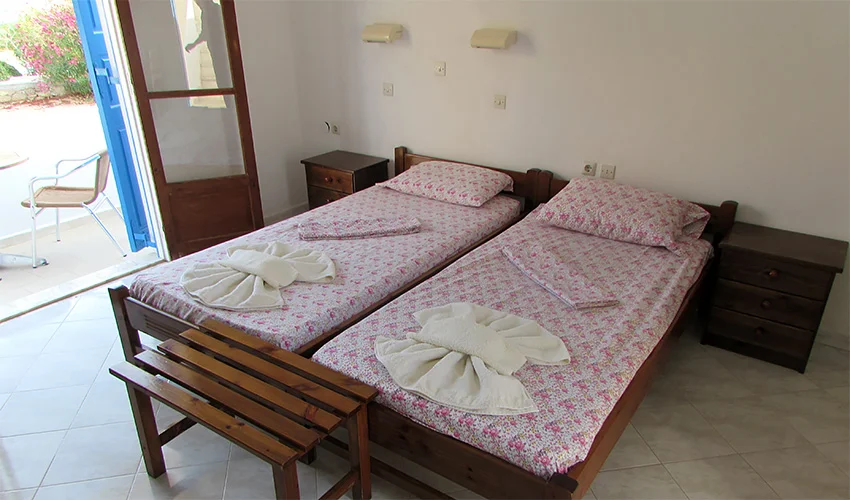 Letecký zájezd na řecký Karpathos: apartmánový dům Corali, bez stravy, 180 m od pláže
