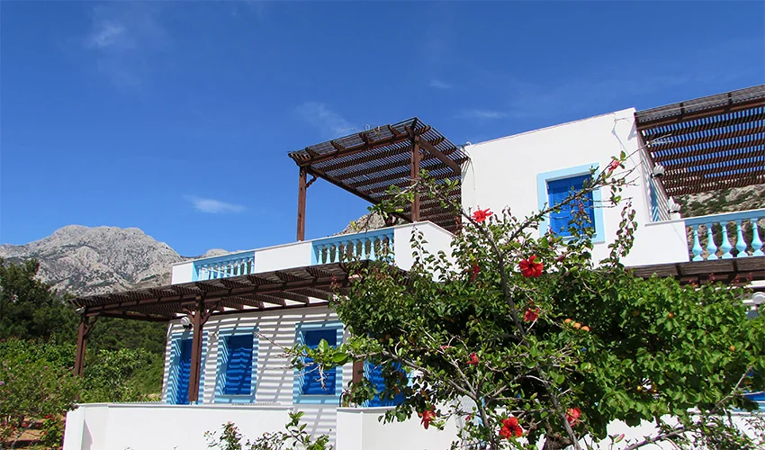 Letecký zájezd na řecký Karpathos: apartmánový dům Corali, bez stravy, 180 m od pláže