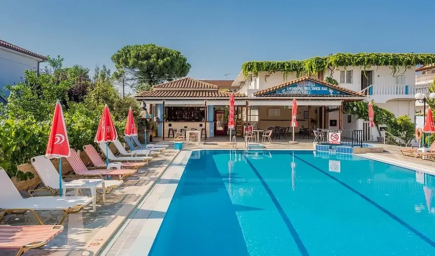 Letecký zájezd na Zakynthos: Studia Sorrento bez stravy, 300 m od pláže, bazén