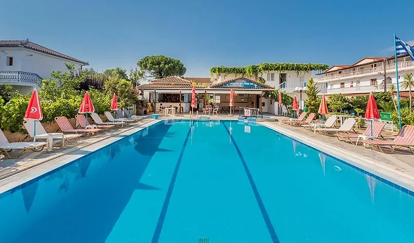 Letecký zájezd na Zakynthos: Studia Sorrento bez stravy, 300 m od pláže, bazén