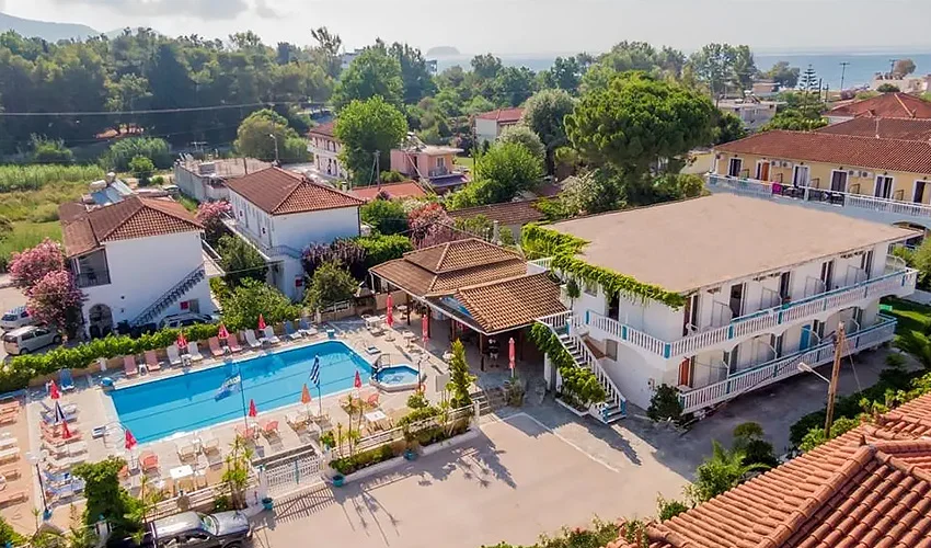 Letecký zájezd na Zakynthos: Studia Sorrento bez stravy, 300 m od pláže, bazén