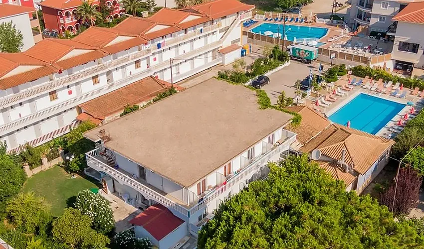 Letecký zájezd na Zakynthos: Studia Sorrento bez stravy, 300 m od pláže, bazén