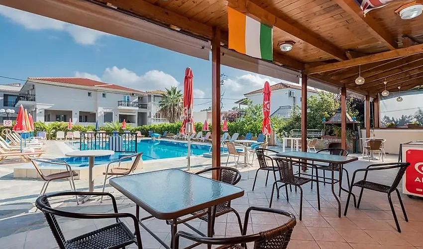 Letecký zájezd na Zakynthos: Studia Sorrento bez stravy, 300 m od pláže, bazén