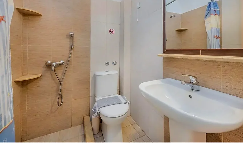 Letecký zájezd na Zakynthos: Studia Sorrento bez stravy, 300 m od pláže, bazén