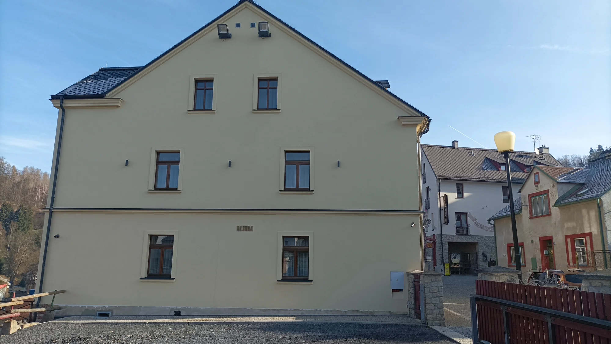Romantický pobyt v Bečově nad Teplou pro dva: ubytování s nádechem historie a se stravou