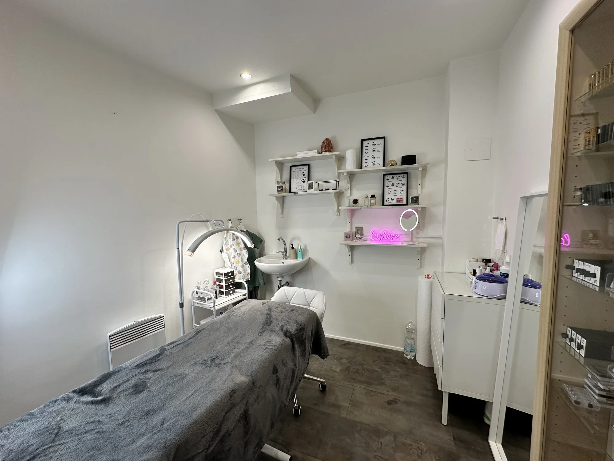Úprava a barvení obočí, lash lifting i prodloužení řas metodou 2D