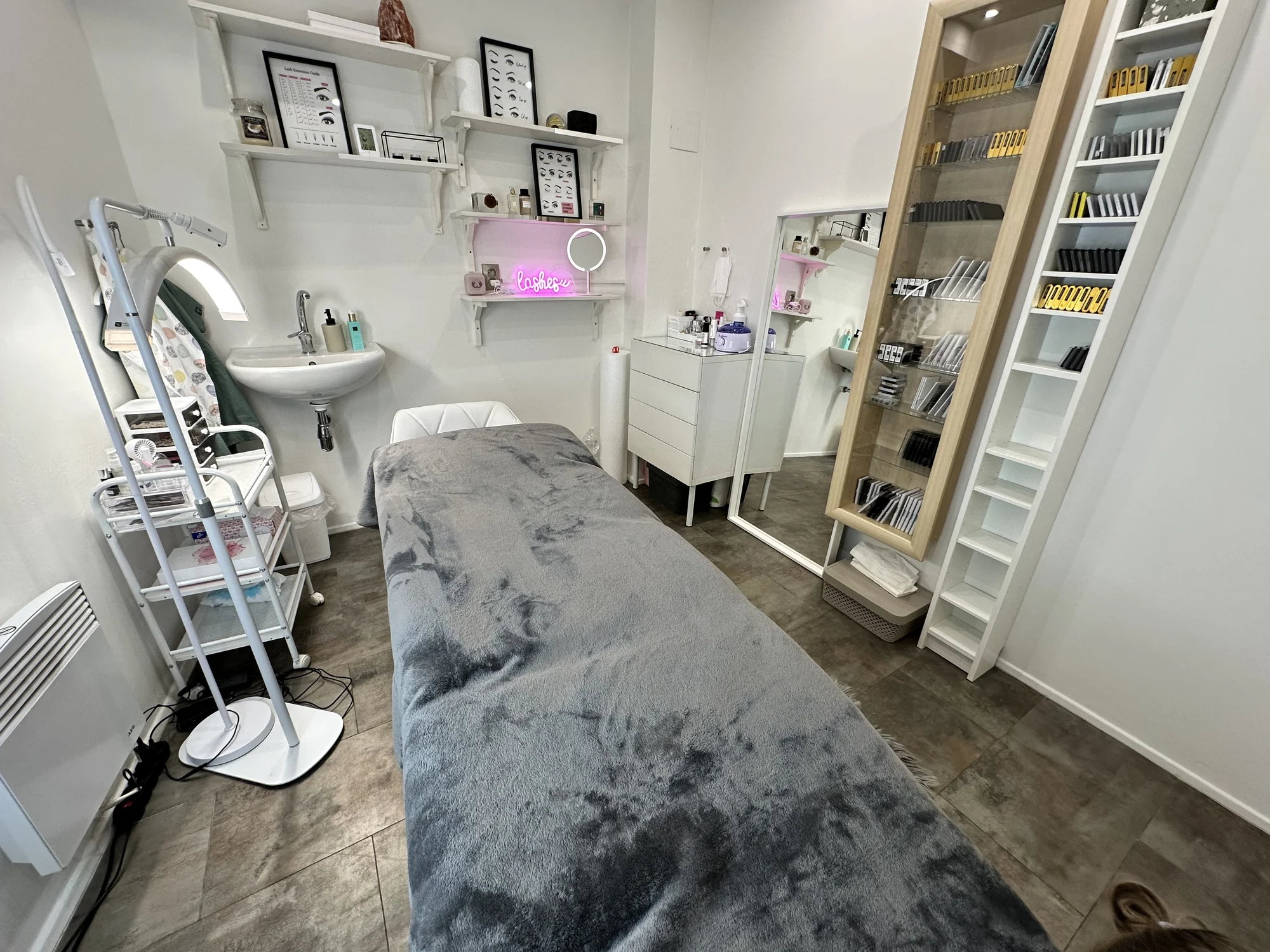 Úprava a barvení obočí, lash lifting i prodloužení řas metodou 2D