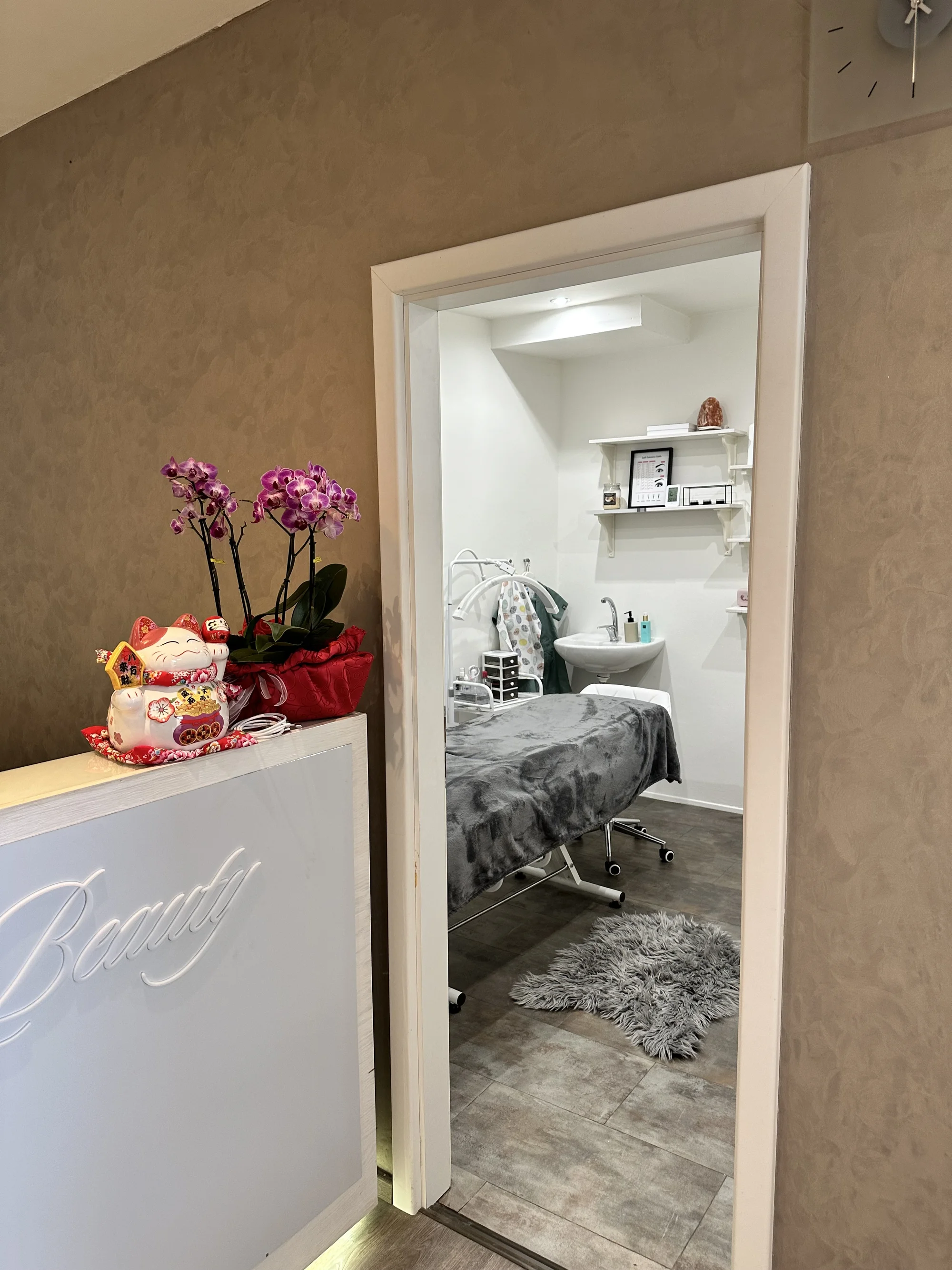 Úprava a barvení obočí, lash lifting i prodloužení řas metodou 2D